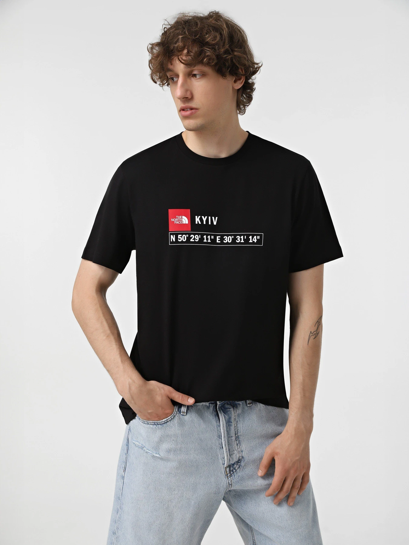 Футболки і поло The North Face Kyiv модель NF0A8B3PJK31 Футболки і поло The North Face Kyiv модель NF0A8B3PJK31 Фото