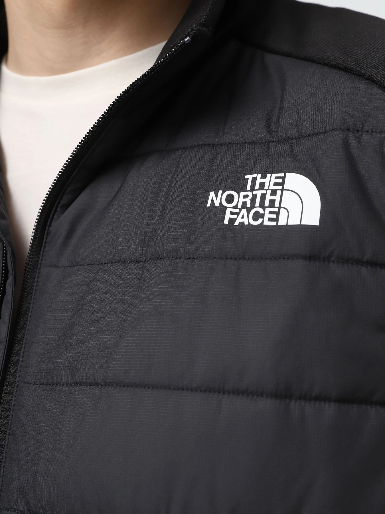 Куртки та дублянки The North Face Reaxion Hybrid модель NF0A8948KT01 Куртки та дублянки The North Face Reaxion Hybrid модель NF0A8948KT01 Фото