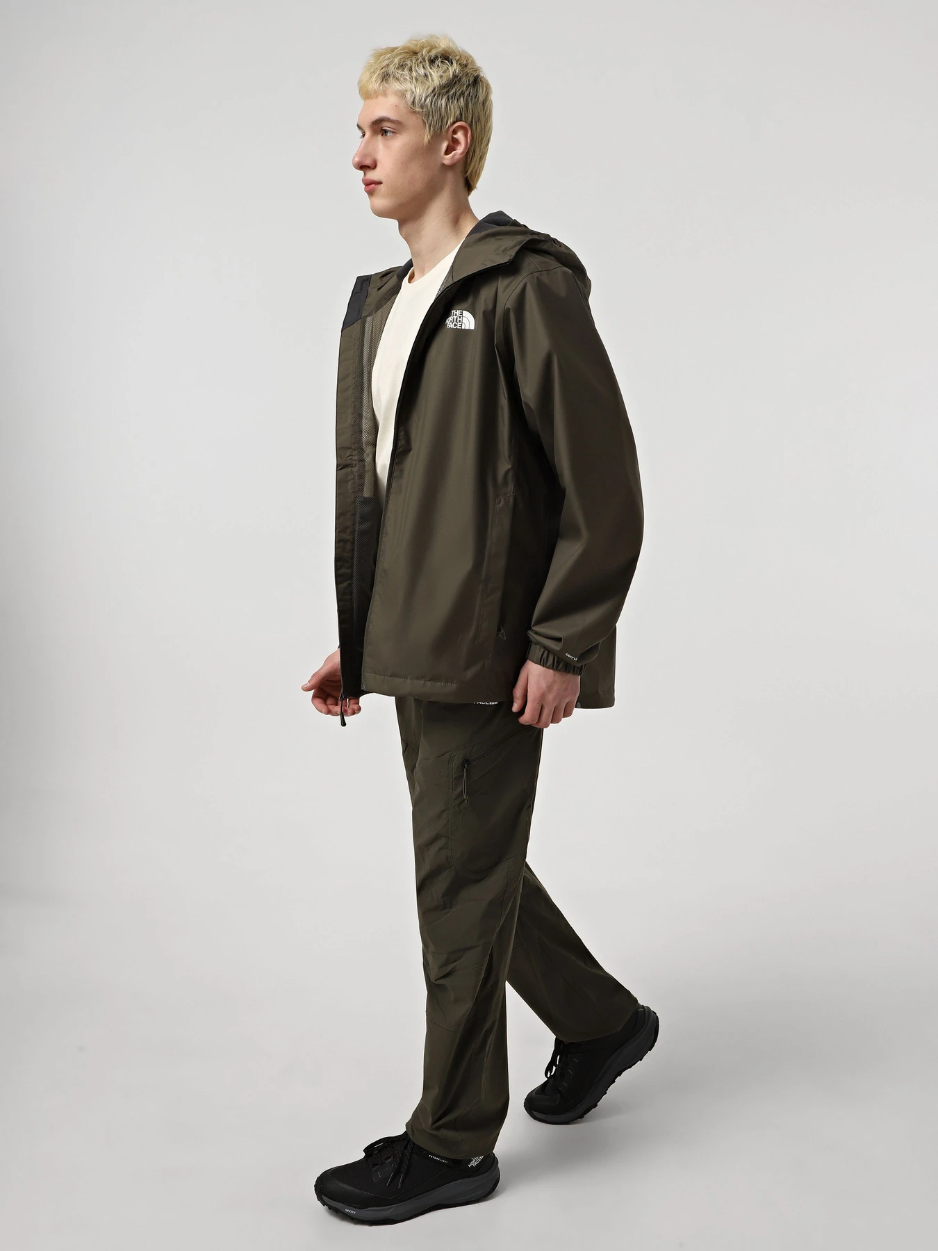 Куртки та дублянки The North Face Quest модель NF00A8AZ21L1 Фото