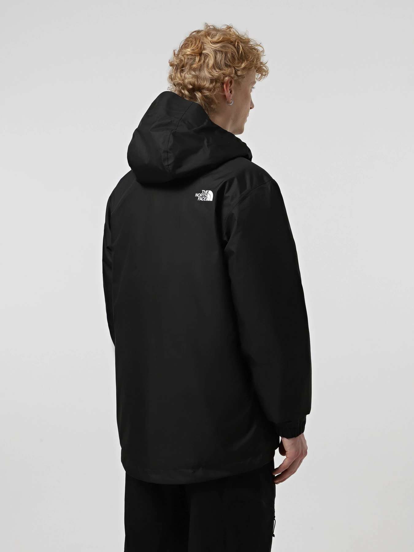 Куртки та дублянки The North Face Quest Insulated модель NF00C302KX71 Фото