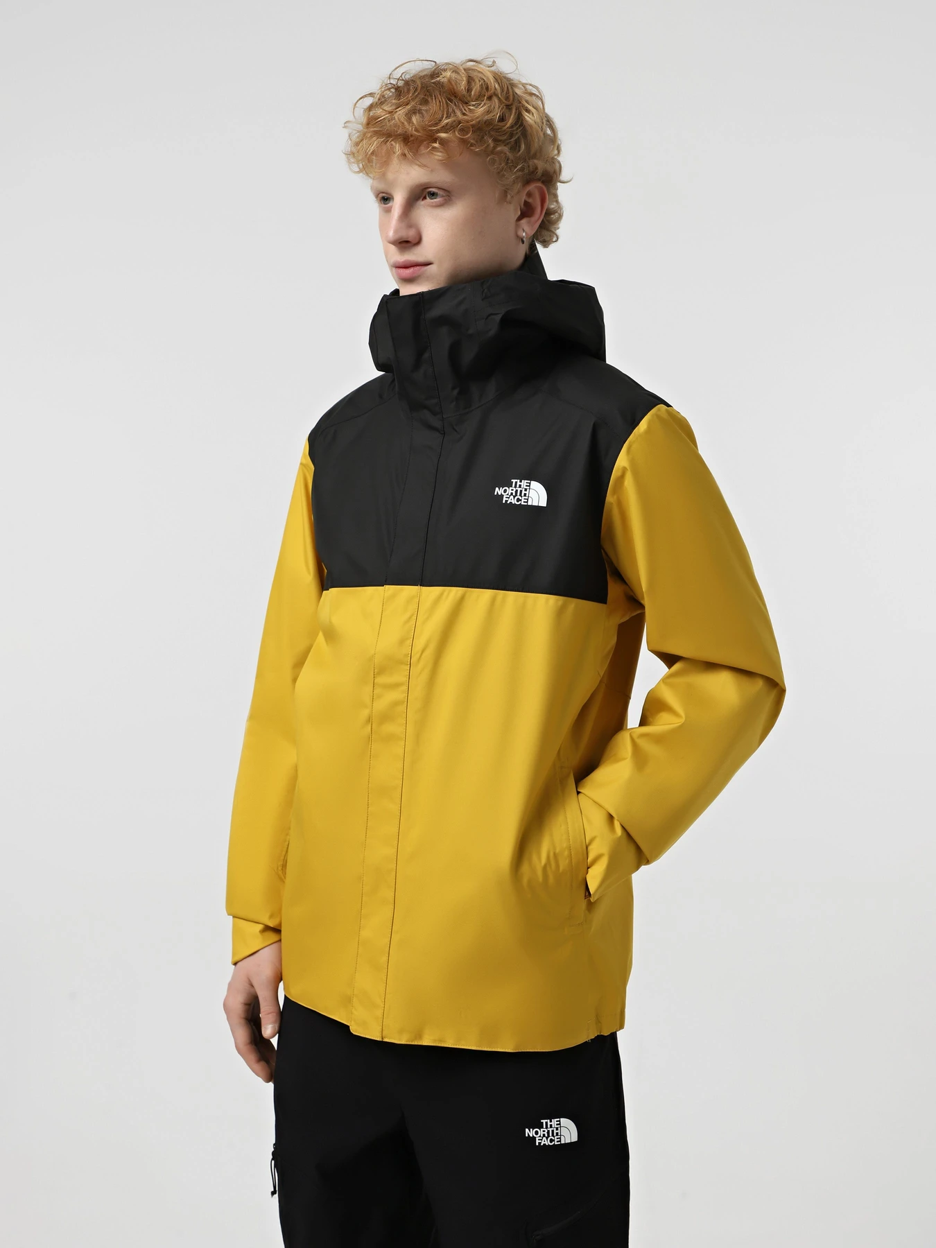 Куртки та дублянки The North Face Quest Zip-In Compatible модель NF0A3YFM5M01 Фото