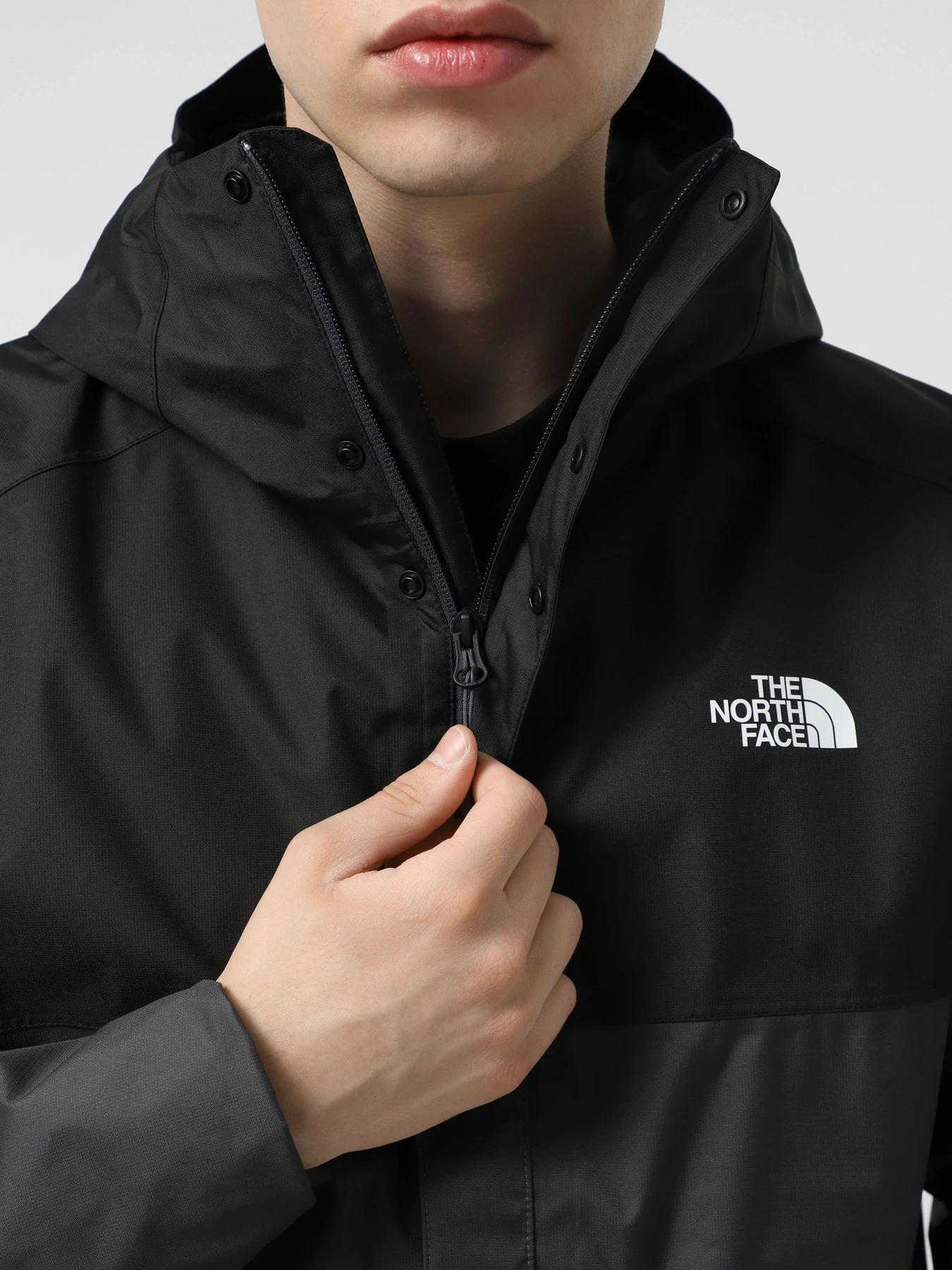 Куртки и дубленки The North Face Quest Zip-In Compatible модель NF0A3YFM4JK1 Фото