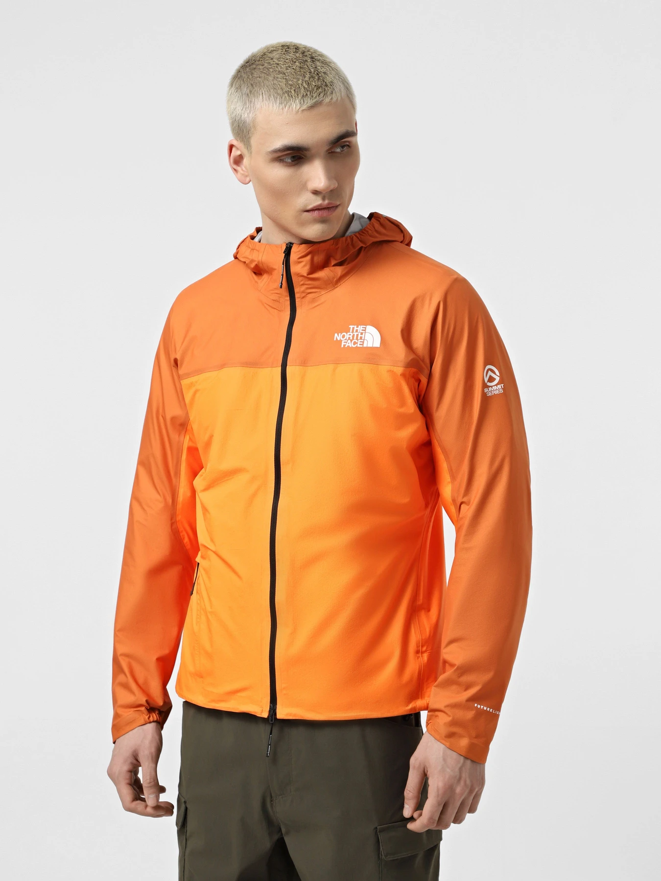 Куртки та дублянки The North Face Summit Series Superior Futurelight модель NF0A86WG58B1 Фото