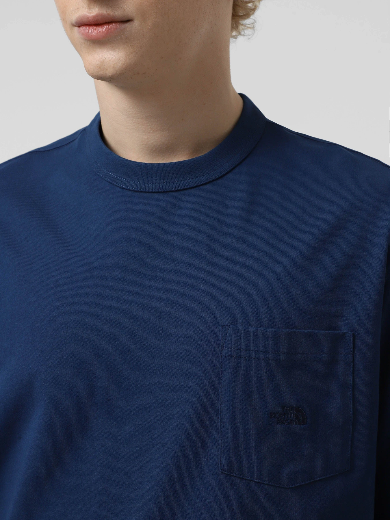 Футболки и поло The North Face Dome Relaxed Pocket модель NF0A8C3PD1R1 Футболки и поло The North Face Dome Relaxed Pocket модель NF0A8C3PD1R1 Фото