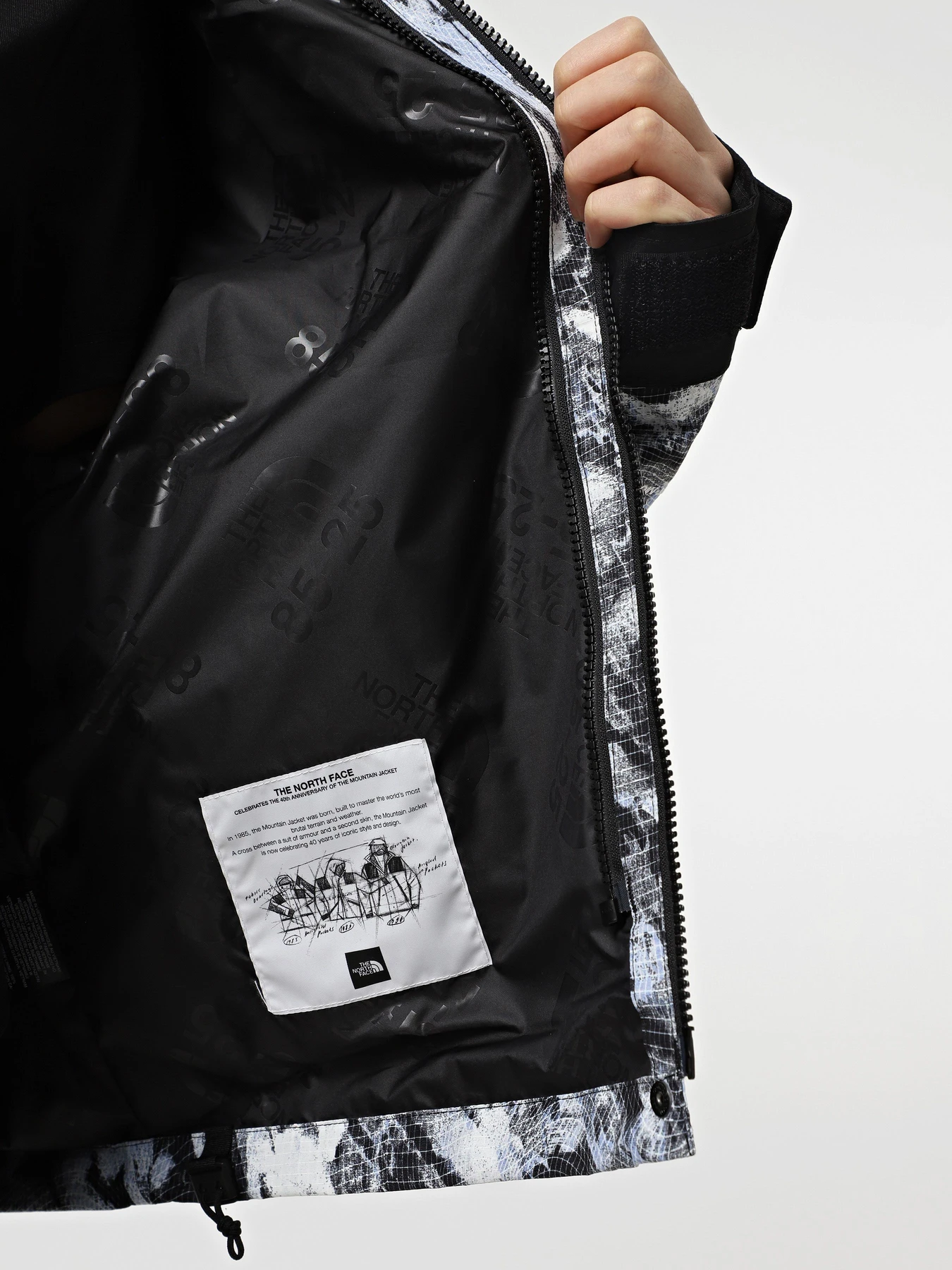 Куртки и дубленки The North Face Dryvent Mono Mountain модель NF0A88YX8T01 Фото