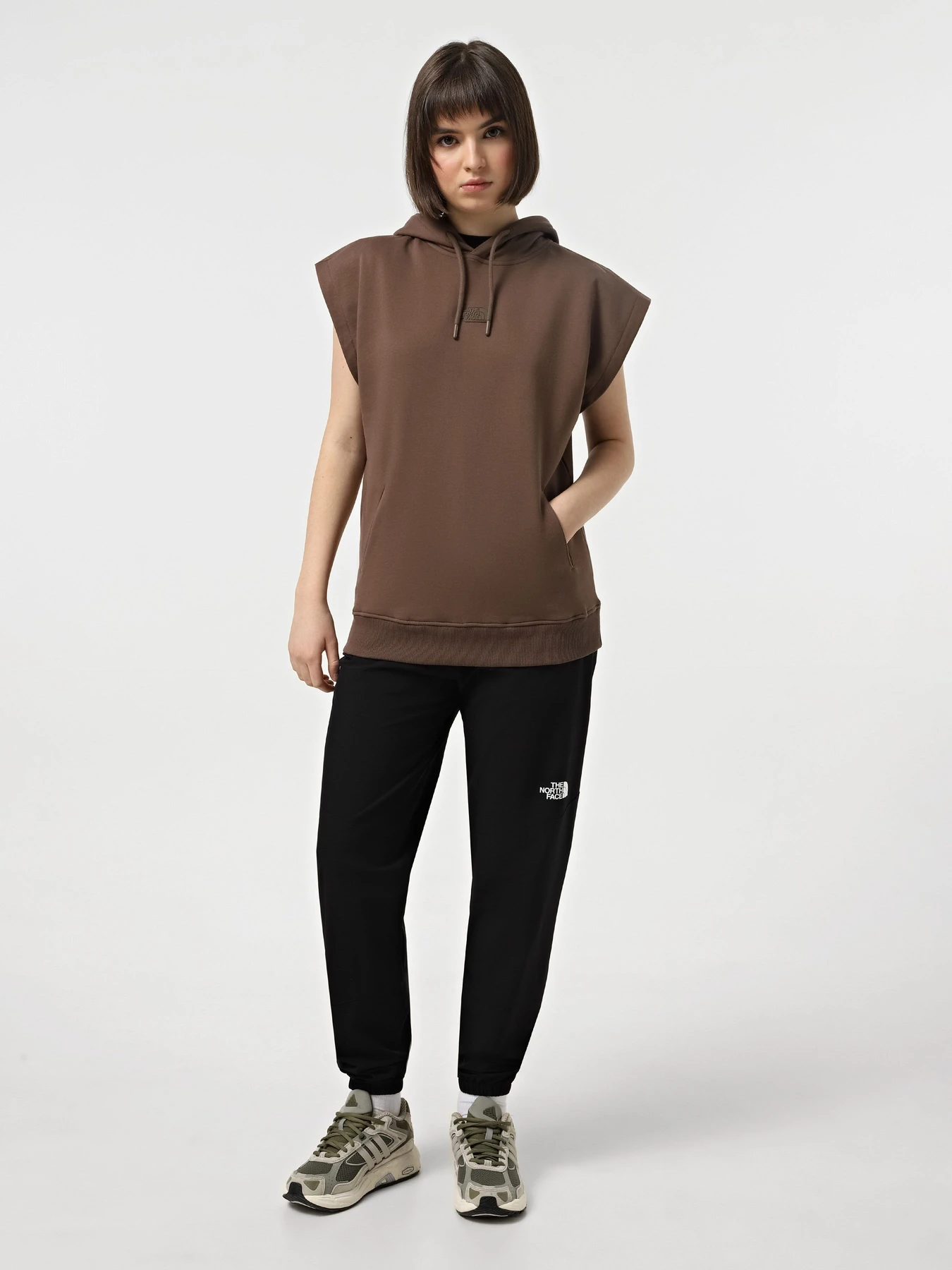 Худи и свитшоты The North Face Ss Relaxed модель NF0A8BW21OI1 Фото
