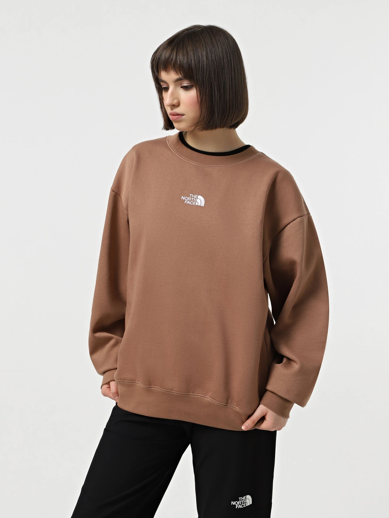 Худи и свитшоты The North Face Essential Oversize Crew модель NF0A89EP6IH1 Фото