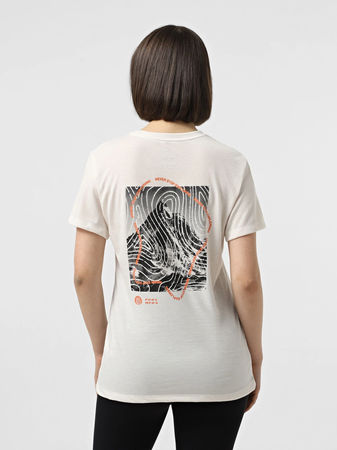 Футболки и поло The North Face Foundation S/S Half Dome Ca Graphic модель NF0A8BQZQLI1 Футболки и поло The North Face Foundation S/S Half Dome Ca Graphic модель NF0A8BQZQLI1 Фото