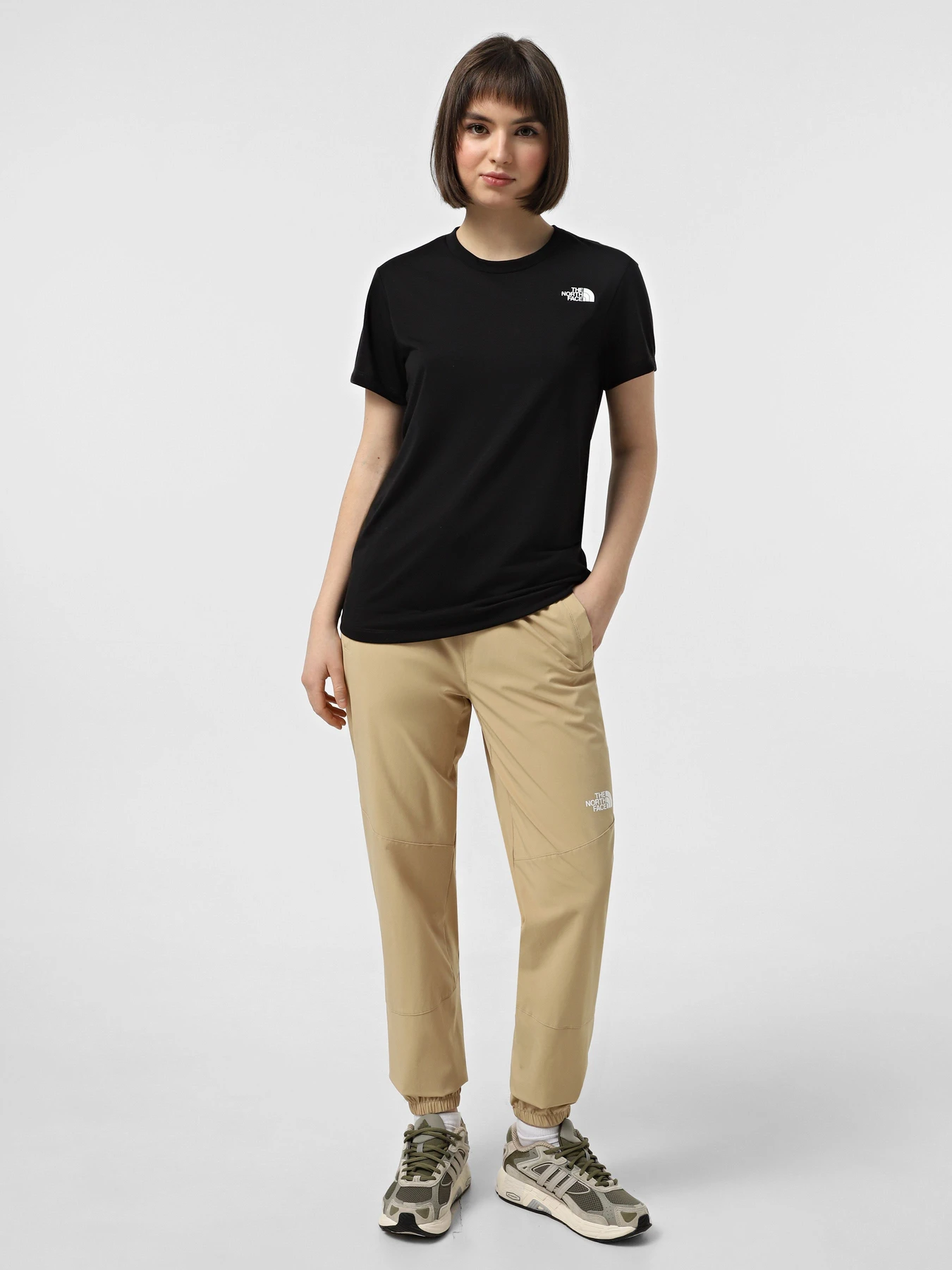 Футболки і поло The North Face Foundation S/S Half Dome Ca Graphic модель NF0A8BQZJK31 Футболки і поло The North Face Foundation S/S Half Dome Ca Graphic модель NF0A8BQZJK31 Фото
