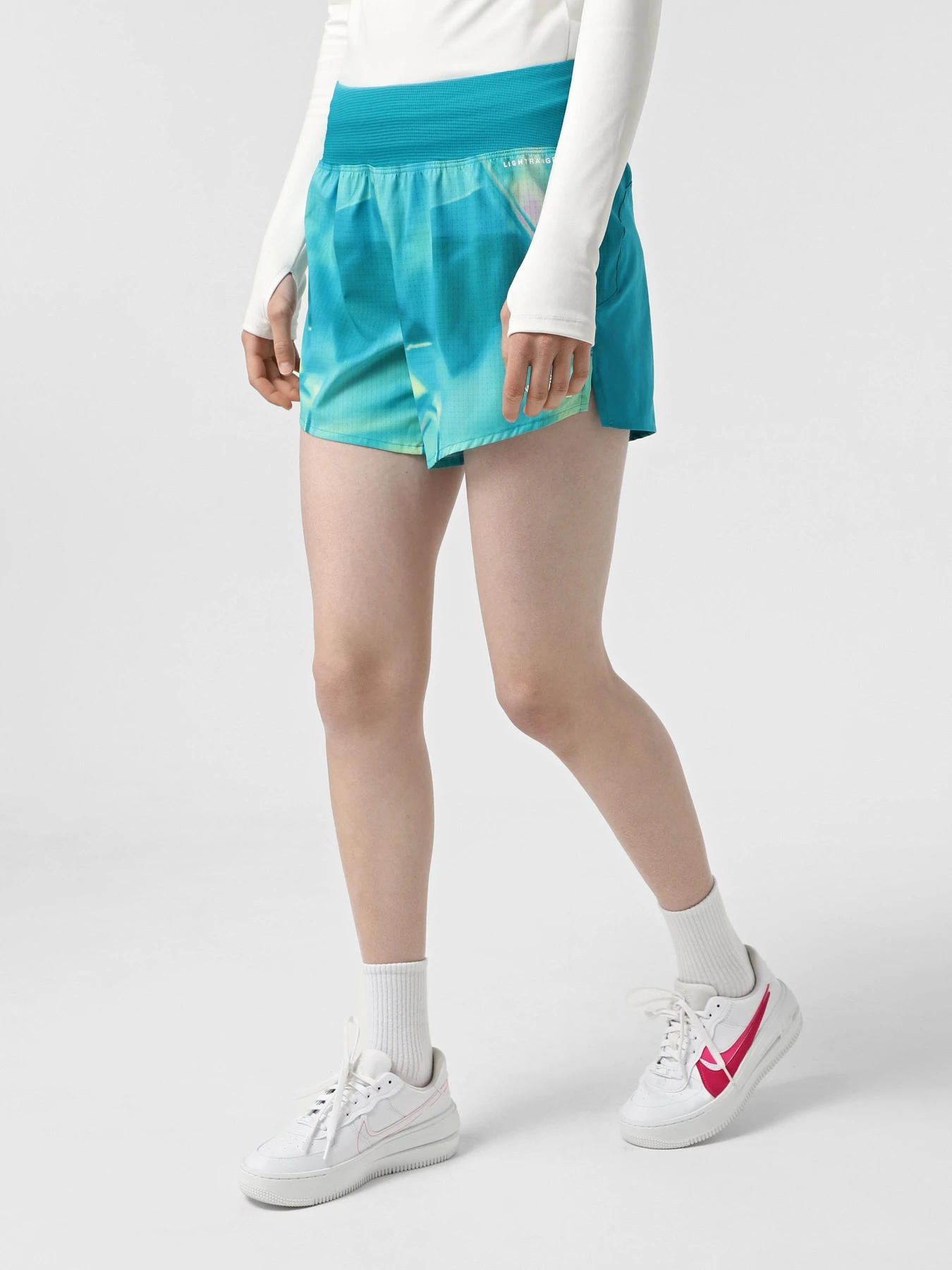 Шорты The North Face Sunriser 5" модель NF0A8BC163M1 Шорты The North Face Sunriser 5" модель NF0A8BC163M1 Фото