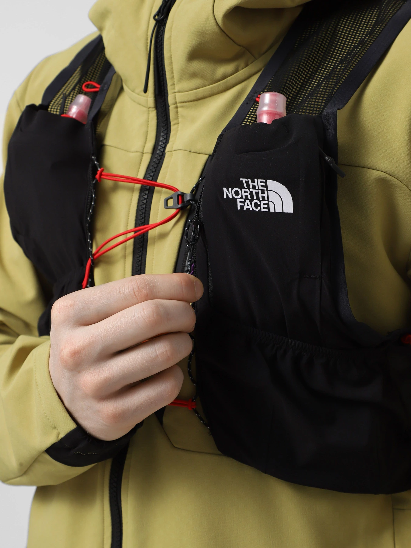 Светри та кардигани The North Face Summit Run Vest 5 модель NF0A8BKKKT01 Светри та кардигани The North Face Summit Run Vest 5 модель NF0A8BKKKT01 Фото