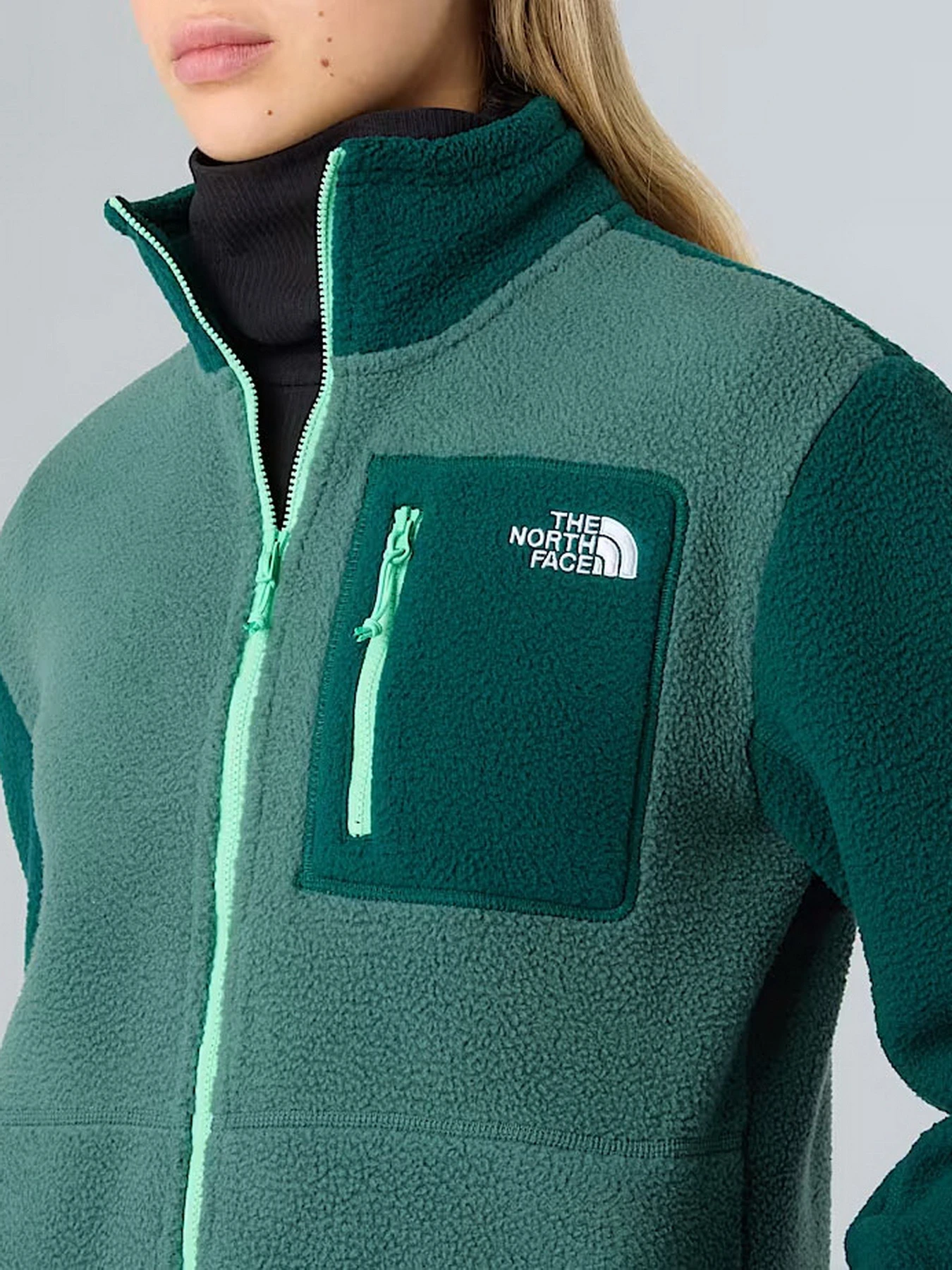 Худи и свитшоты The North Face Yumiori модель NF0A8E88E291 Худи и свитшоты The North Face Yumiori модель NF0A8E88E291 Фото