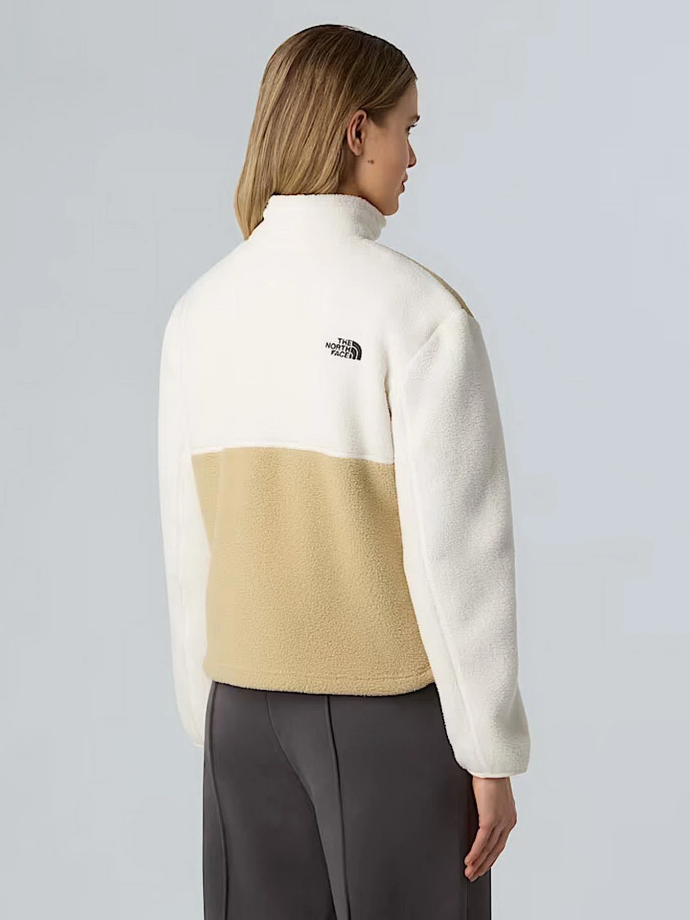 Худи и свитшоты The North Face Yumiori модель NF0A8E893CG1 Худи и свитшоты The North Face Yumiori модель NF0A8E893CG1 Фото