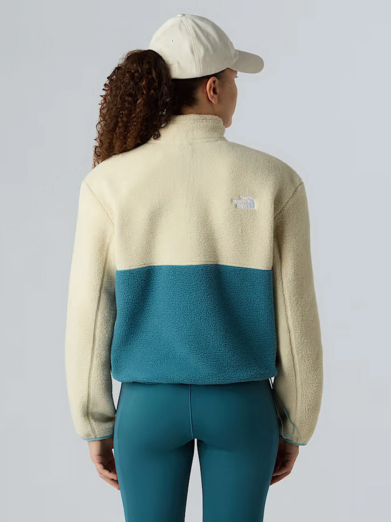 Худи и свитшоты The North Face Yumiori модель NF0A8E89ERO1 Худи и свитшоты The North Face Yumiori модель NF0A8E89ERO1 Фото