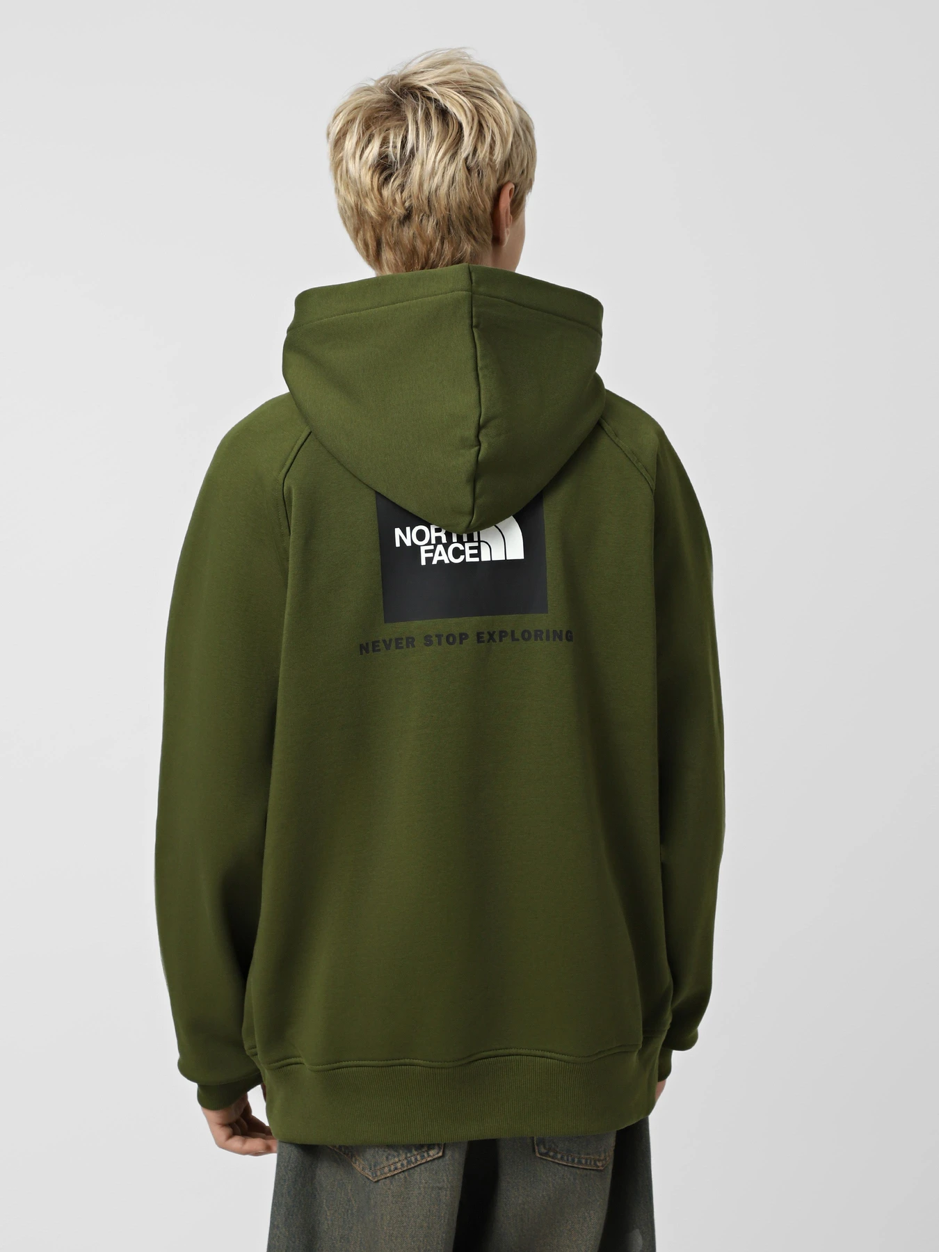 Худи и свитшоты The North Face Raglan Box NSE модель NF0A89F9DIW1 Фото