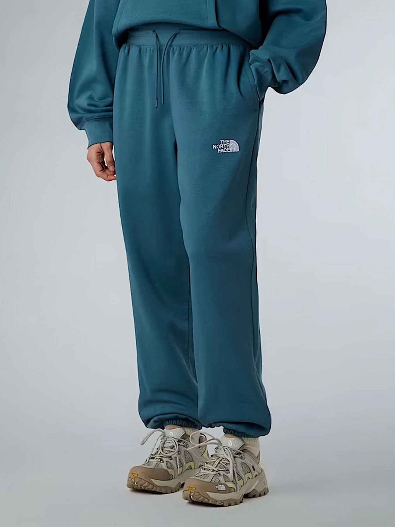 Брюки The North Face Essential модель NF0A8C1GBQ51 Брюки The North Face Essential модель NF0A8C1GBQ51 Фото