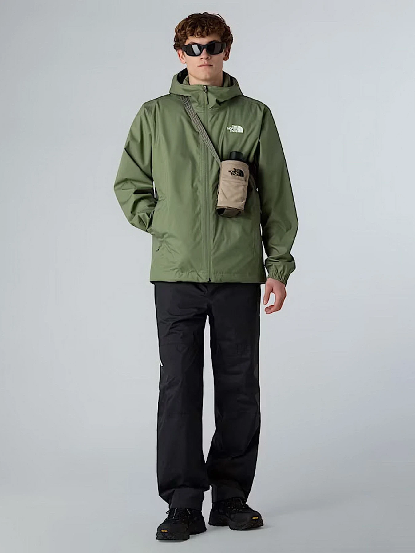 Куртки и дубленки The North Face Quest модель NF00A8AZBO91 Фото