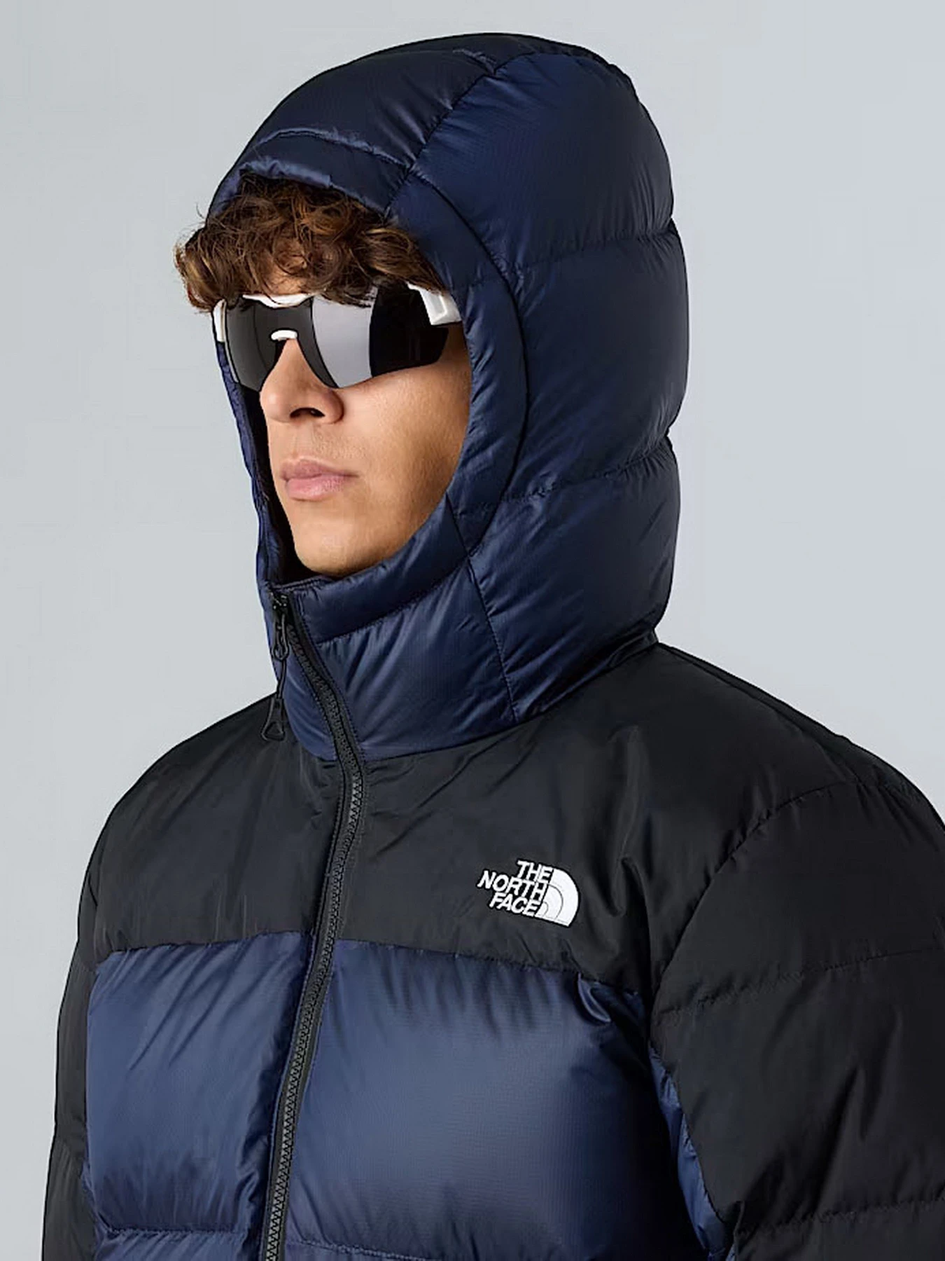 Куртки и дубленки The North Face Diablo Down 2.0 модель NF0A8992GKI1 Фото