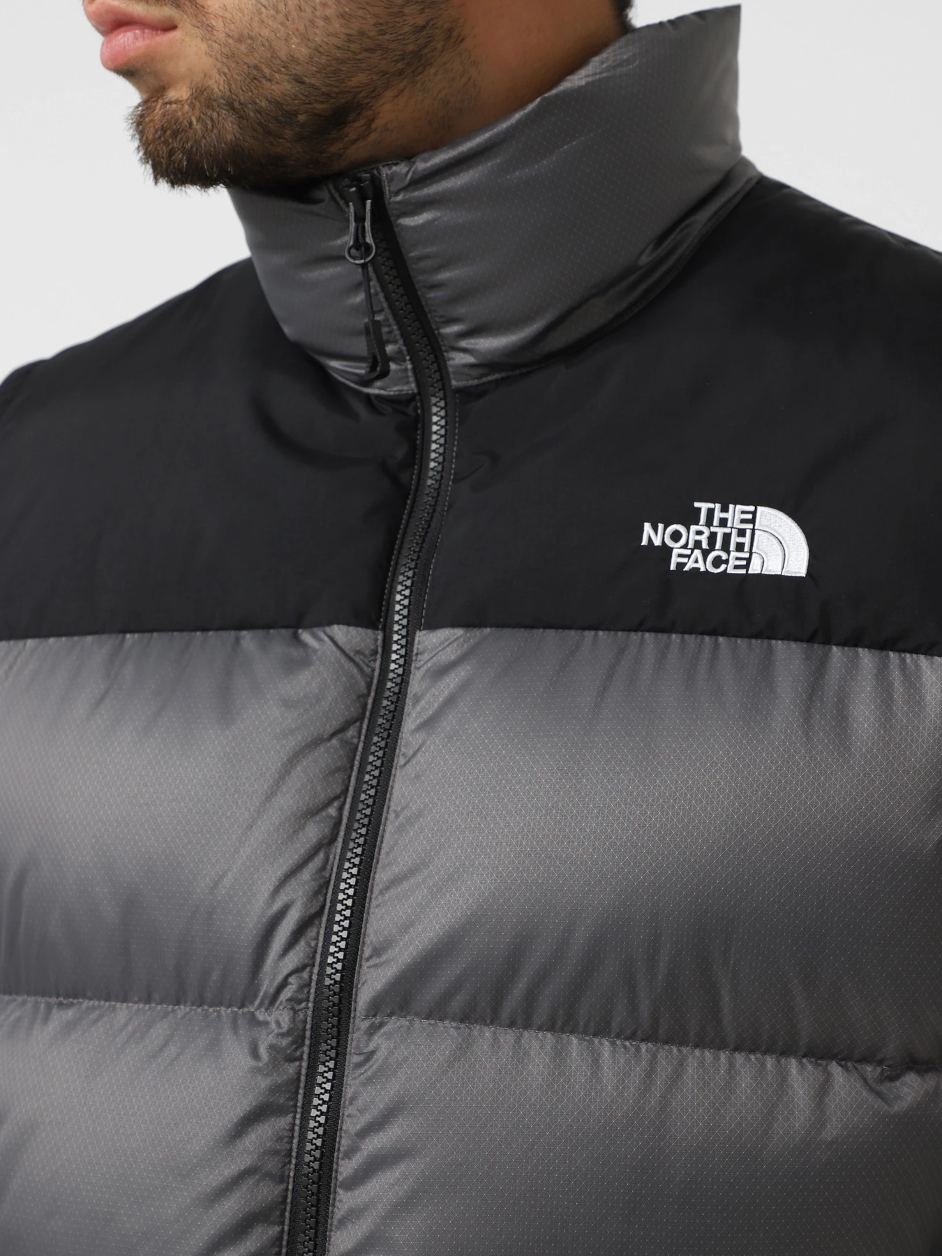 Куртки та дублянки The North Face Diablo Down 2.0 модель NF0A8994EKO1 Фото