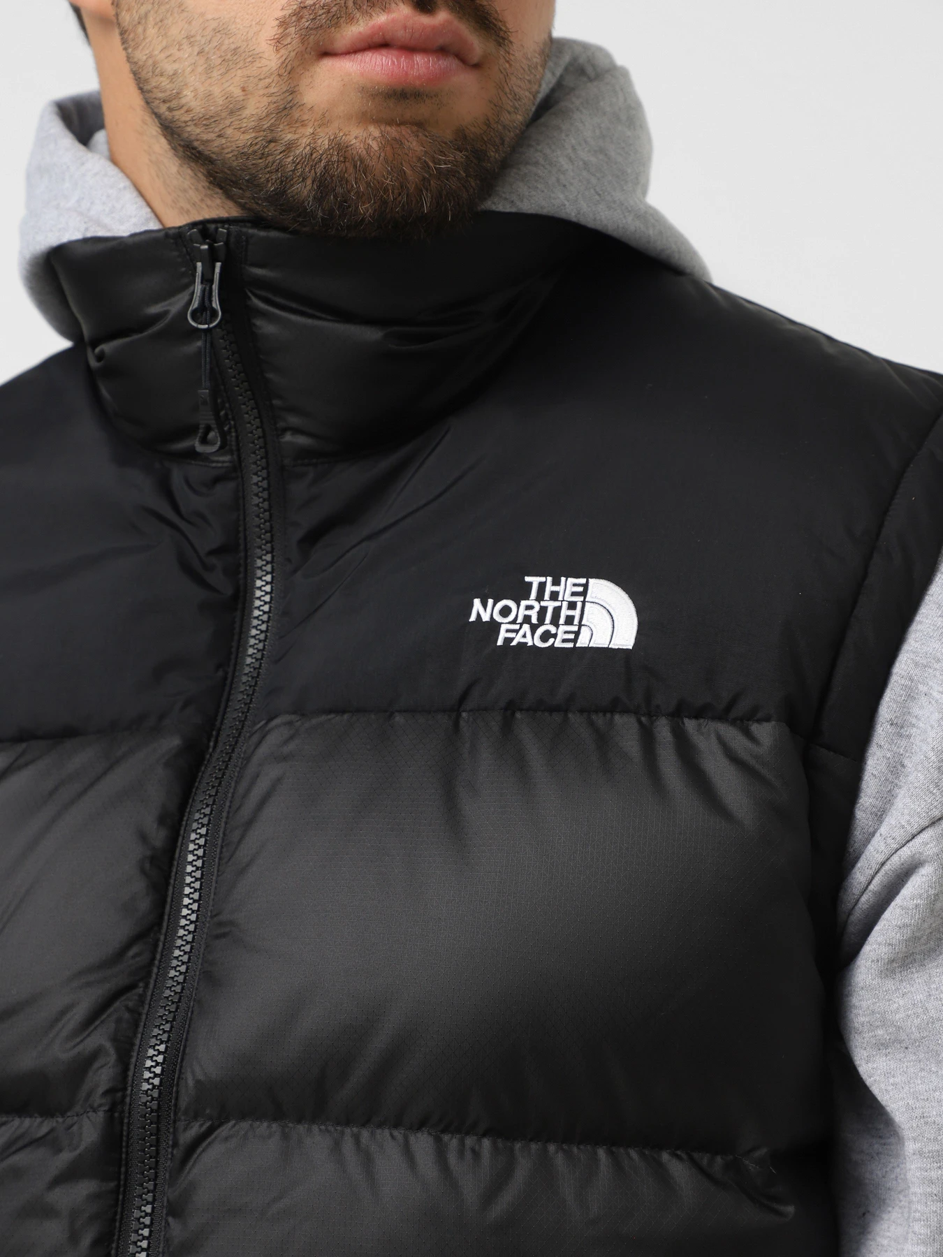 Куртки та дублянки The North Face Diablo Down 2.0 модель NF0A8994GOC1 Фото