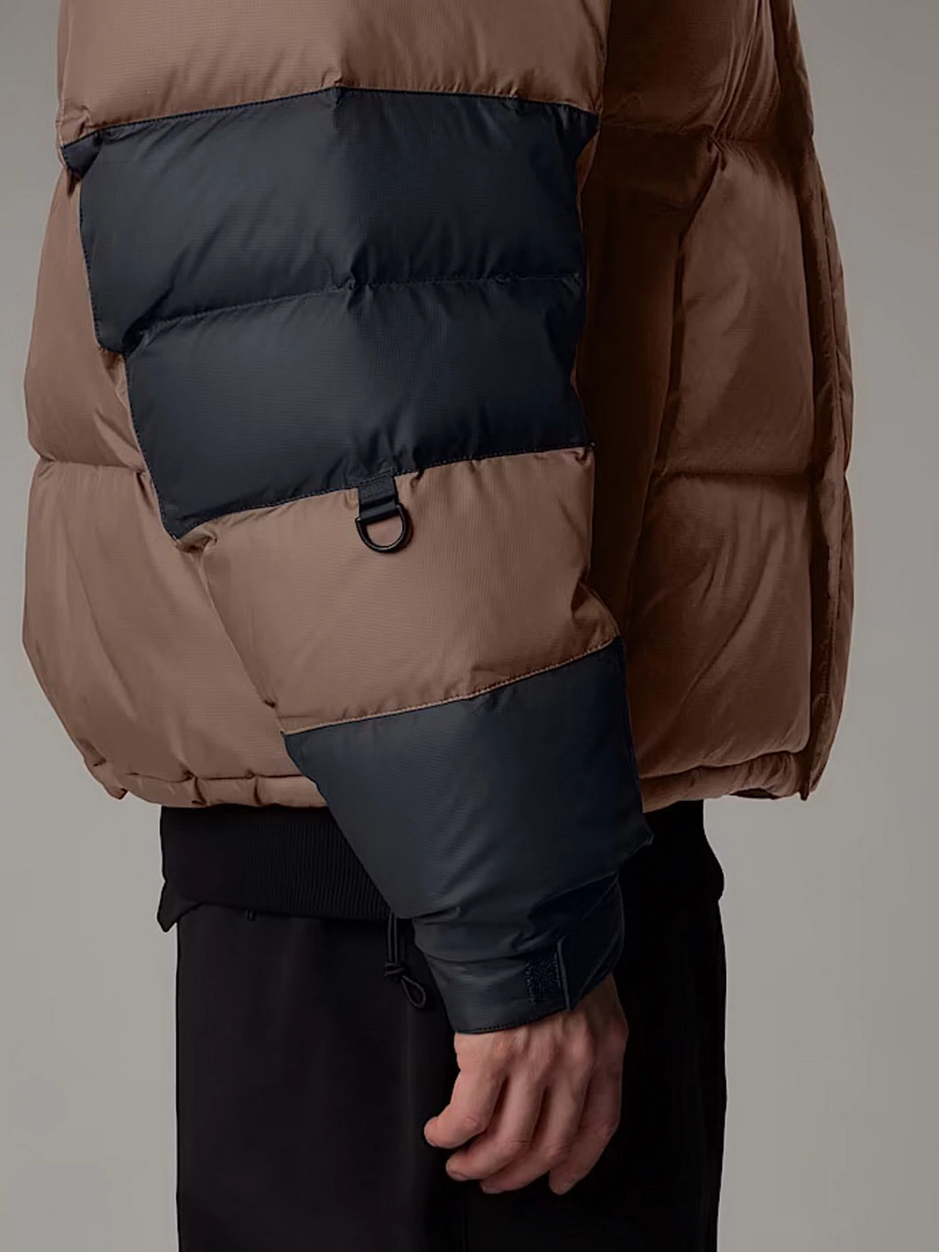 Куртки и дубленки The North Face модель NF0A832GDHL1 Куртки и дубленки The North Face модель NF0A832GDHL1 Фото