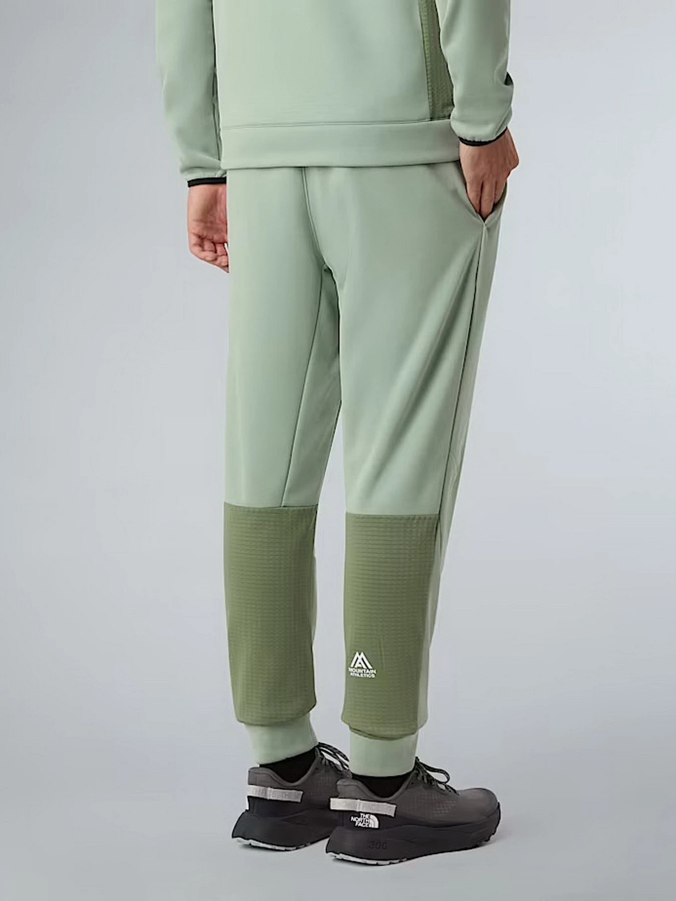Штани The North Face Mountain Athletics модель NF0A893SD5M1 Штани The North Face Mountain Athletics модель NF0A893SD5M1 Фото