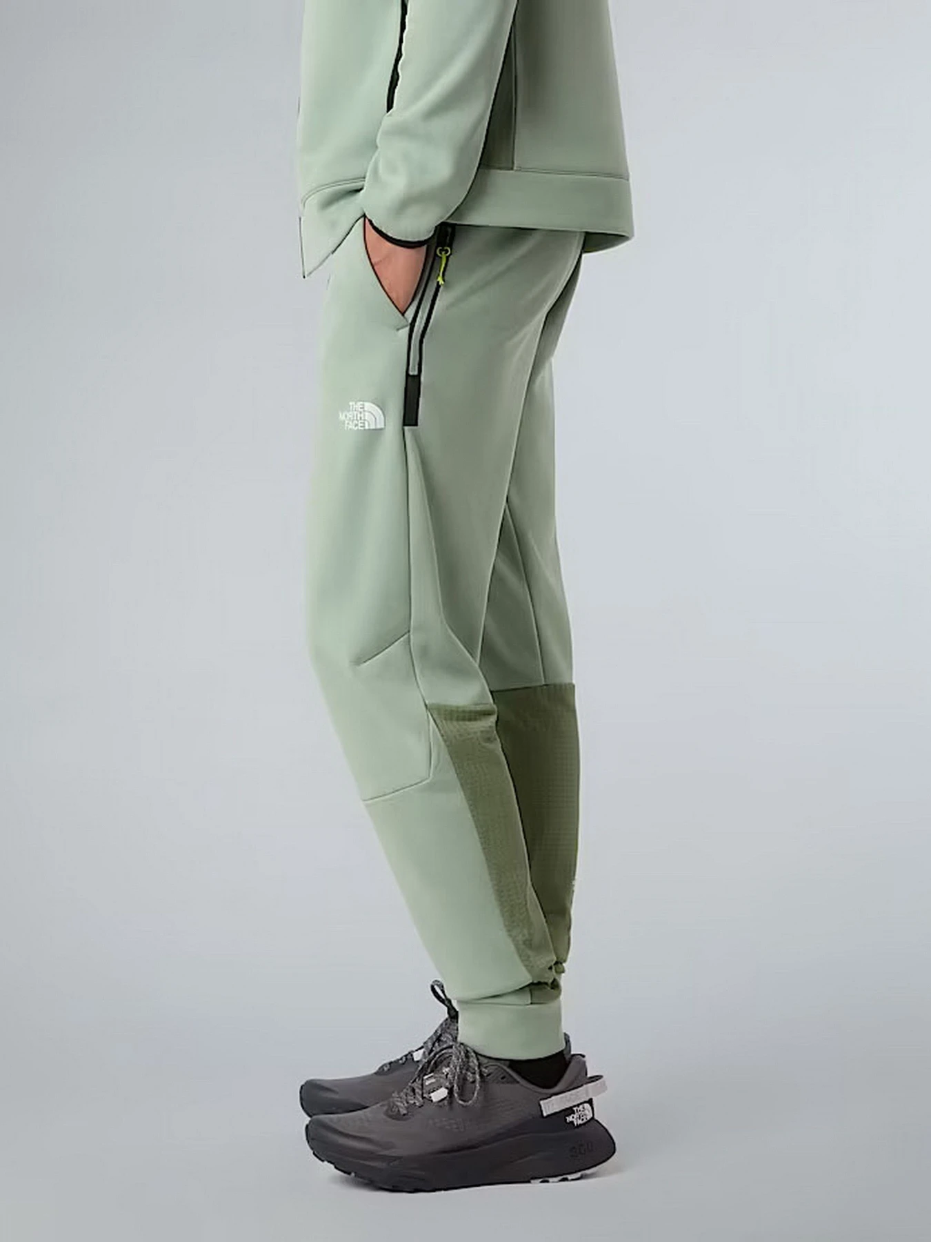 Штани The North Face Mountain Athletics модель NF0A893SD5M1 Штани The North Face Mountain Athletics модель NF0A893SD5M1 Фото