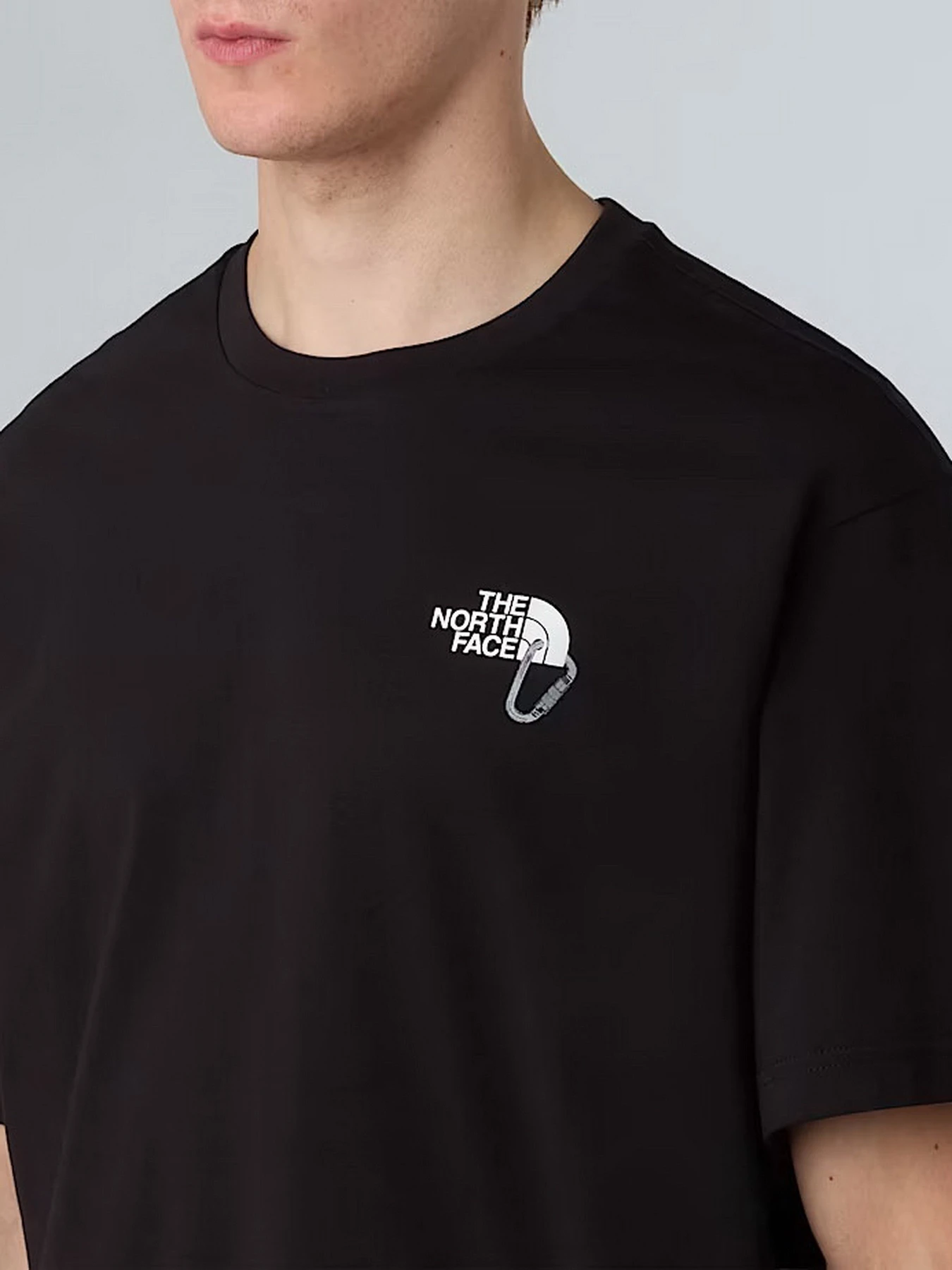 Футболки і поло The North Face Explore Carabiner модель NF0A8F2HJK31 Футболки і поло The North Face Explore Carabiner модель NF0A8F2HJK31 Фото