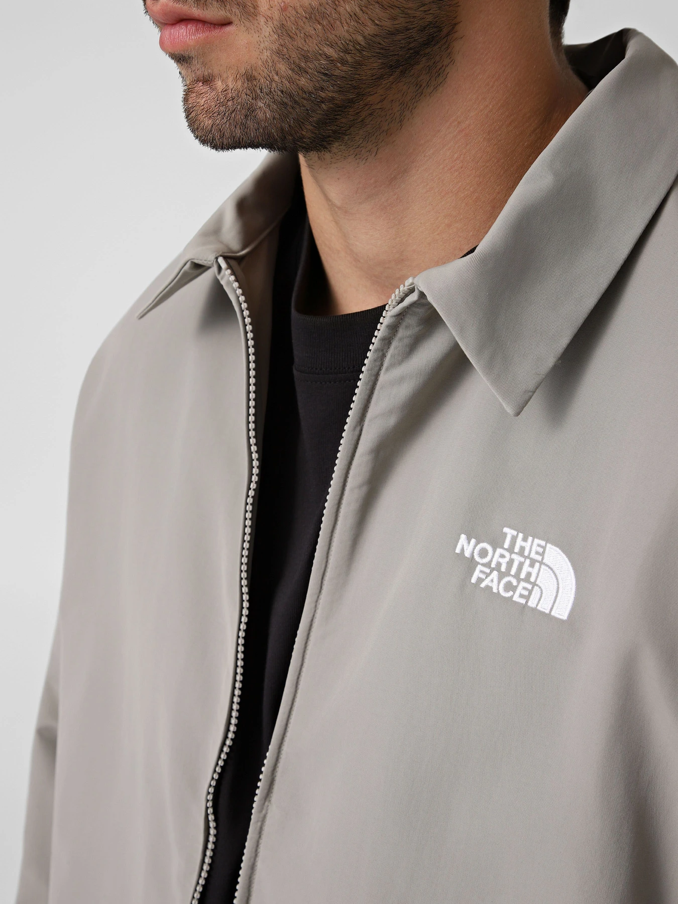 Куртки та дублянки The North Face M TNF EASY WIND JACKET модель NF0A8EUD2MB1 Куртки та дублянки The North Face M TNF EASY WIND JACKET модель NF0A8EUD2MB1 Фото