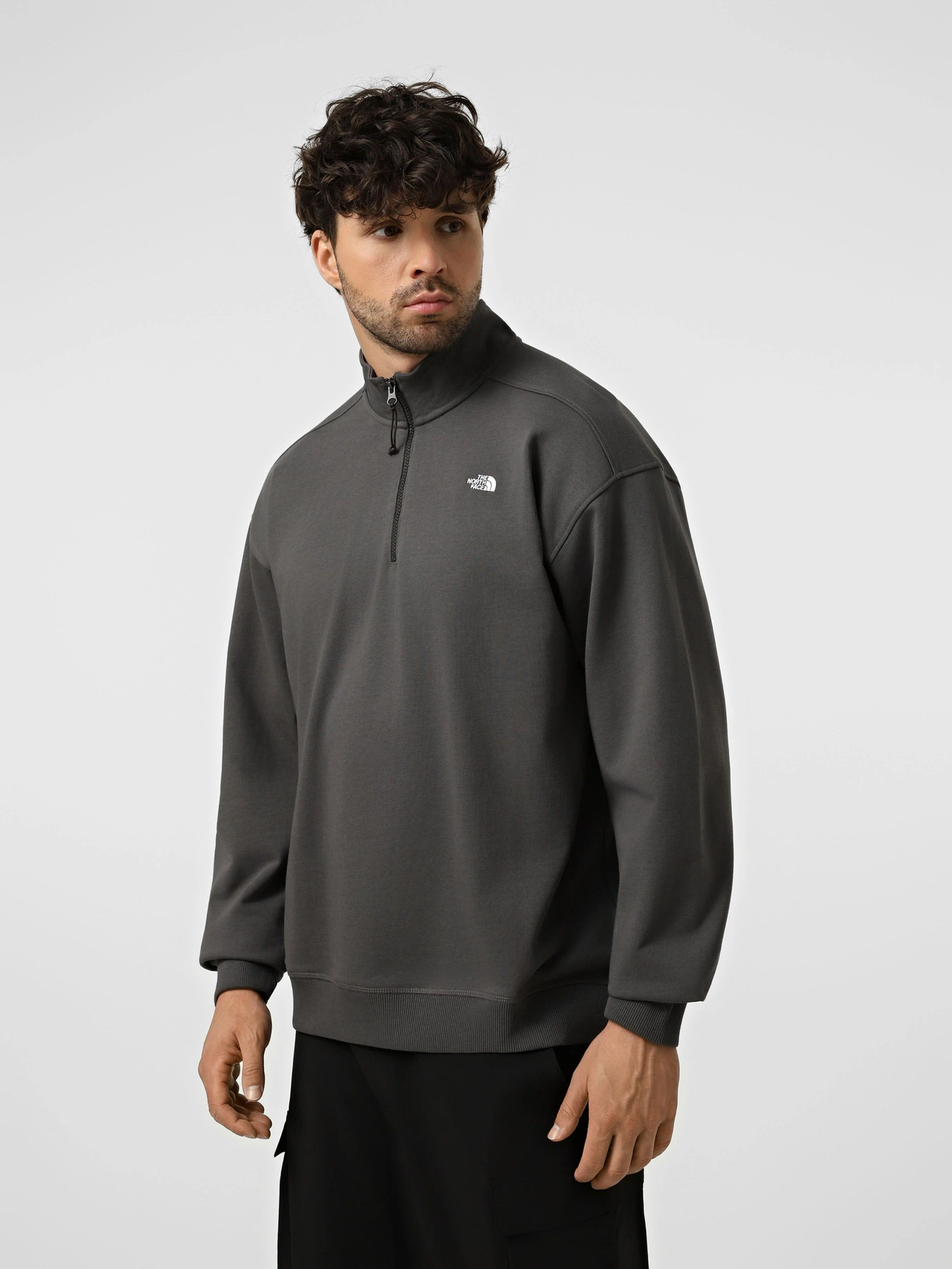 Худи и свитшоты The North Face U ESSENTIAL LIGHT RELAXED 1/4 модель NF0A8GQFRHI1 Худи и свитшоты The North Face U ESSENTIAL LIGHT RELAXED 1/4 модель NF0A8GQFRHI1 Фото