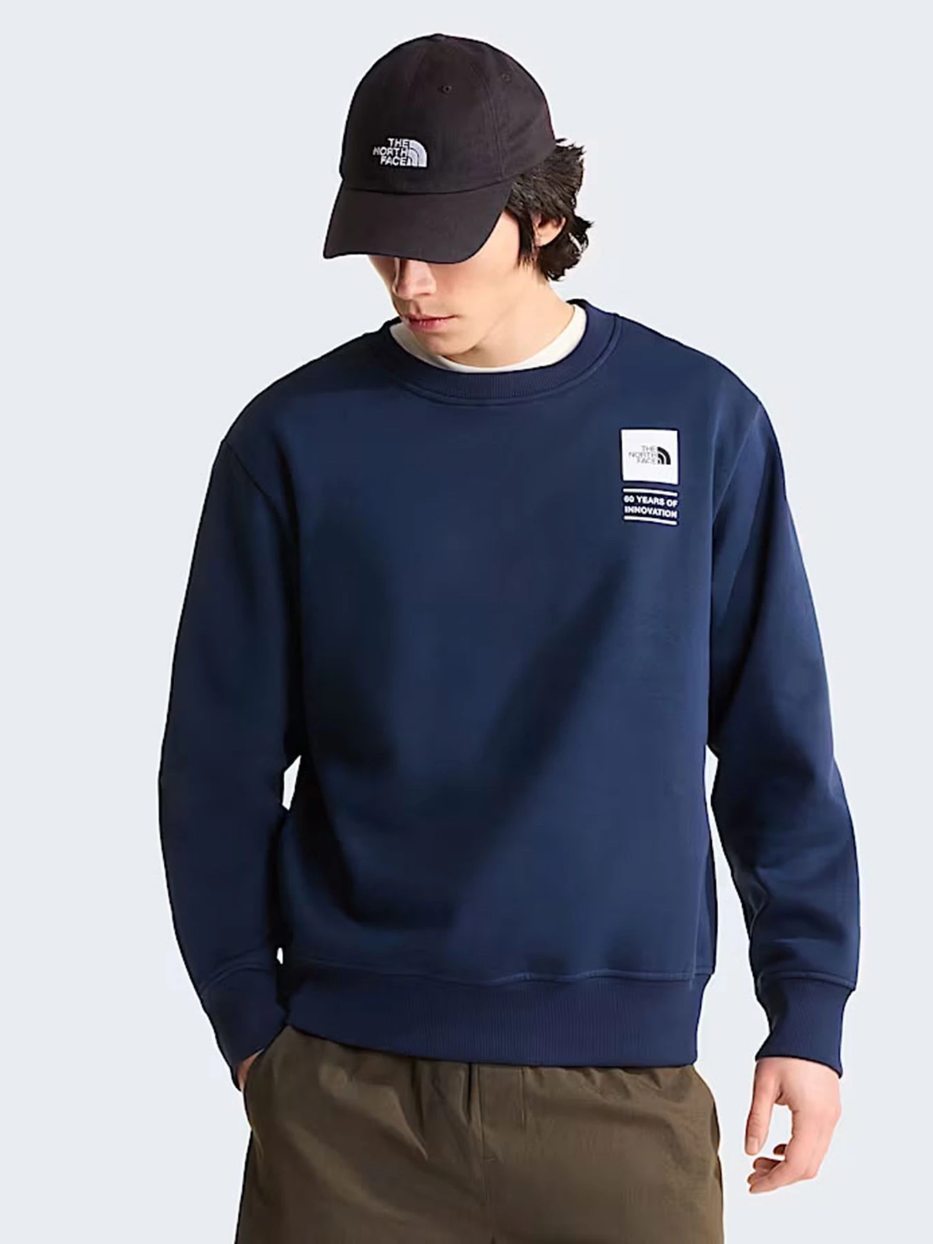Худи и свитшоты The North Face U TNF CELEBRATION RELAXED CREW модель NF0A8GAT8K21 Худи и свитшоты The North Face U TNF CELEBRATION RELAXED CREW модель NF0A8GAT8K21 Фото