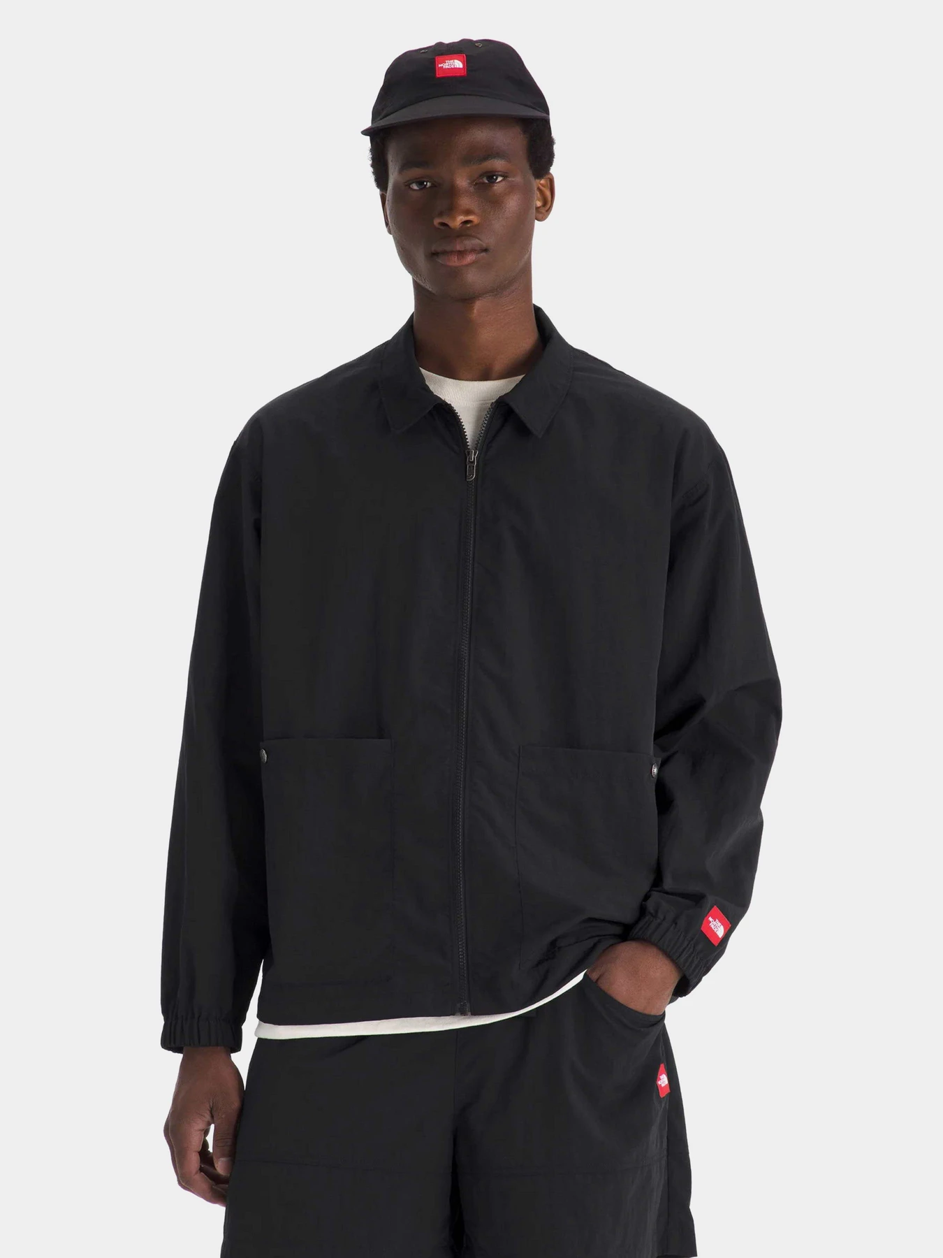 Куртки та дублянки The North Face M TNF RED BOX NYLON L/S SHIRT модель NF0A8FHCJK31 Фото