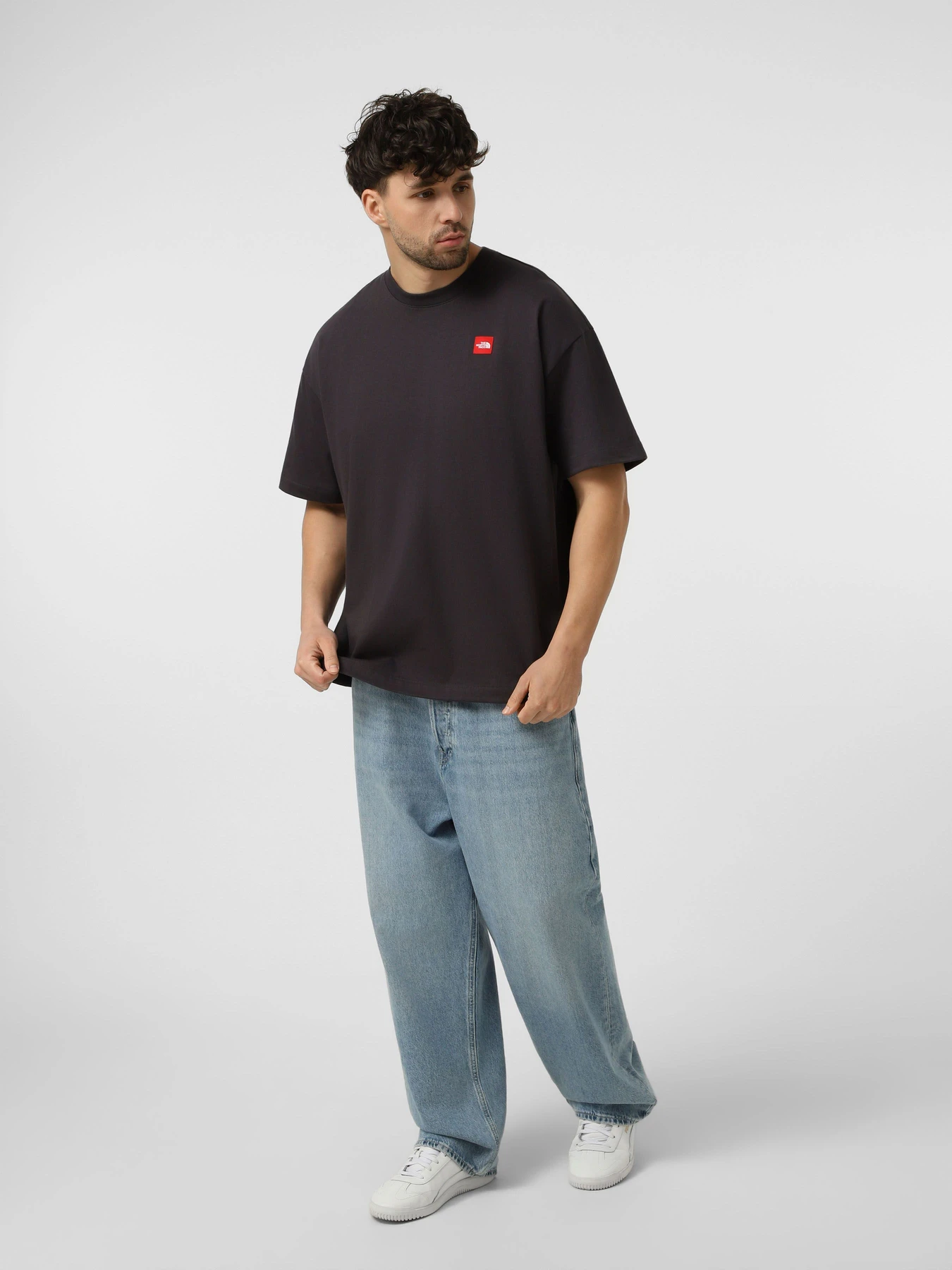 Футболки і поло The North Face M TNF RED BOX S/S TEE модель NF0A8EG50SA1 Фото