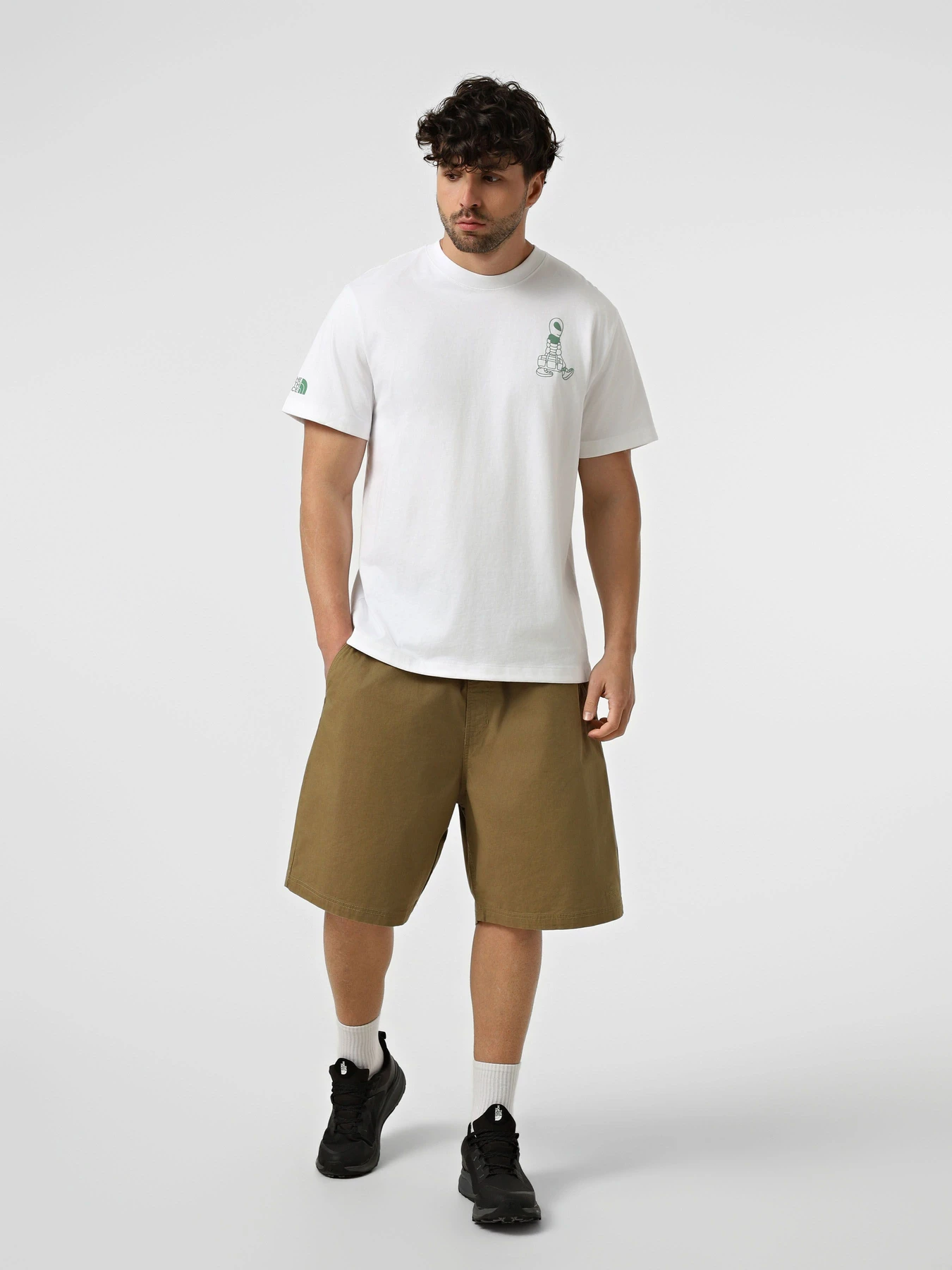 Футболки і поло The North Face M ALIEN RELAXED SHORT SLEEVE модель NF0A8G9GFN41 Футболки і поло The North Face M ALIEN RELAXED SHORT SLEEVE модель NF0A8G9GFN41 Фото