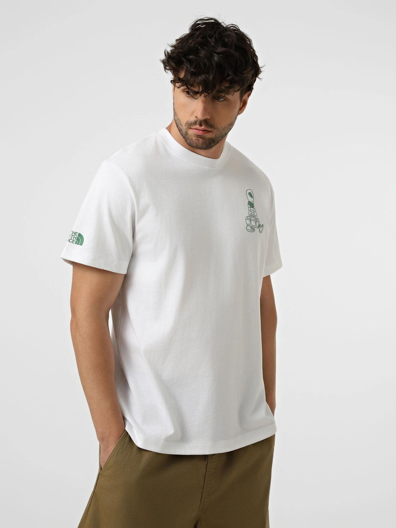 Футболки і поло The North Face M ALIEN RELAXED SHORT SLEEVE модель NF0A8G9GFN41 Футболки і поло The North Face M ALIEN RELAXED SHORT SLEEVE модель NF0A8G9GFN41 Фото