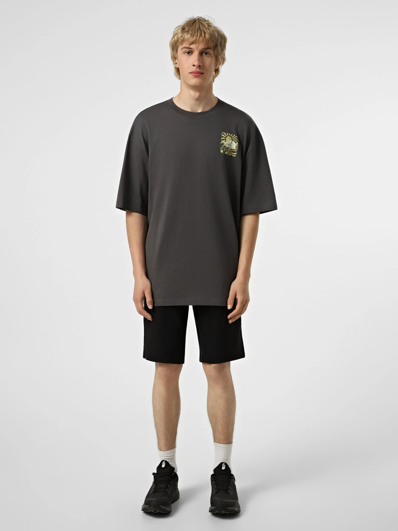 Футболки і поло The North Face M SUN OVERSIZE SHORT SLEEVE TE модель NF0A8GA0RHI1 Фото
