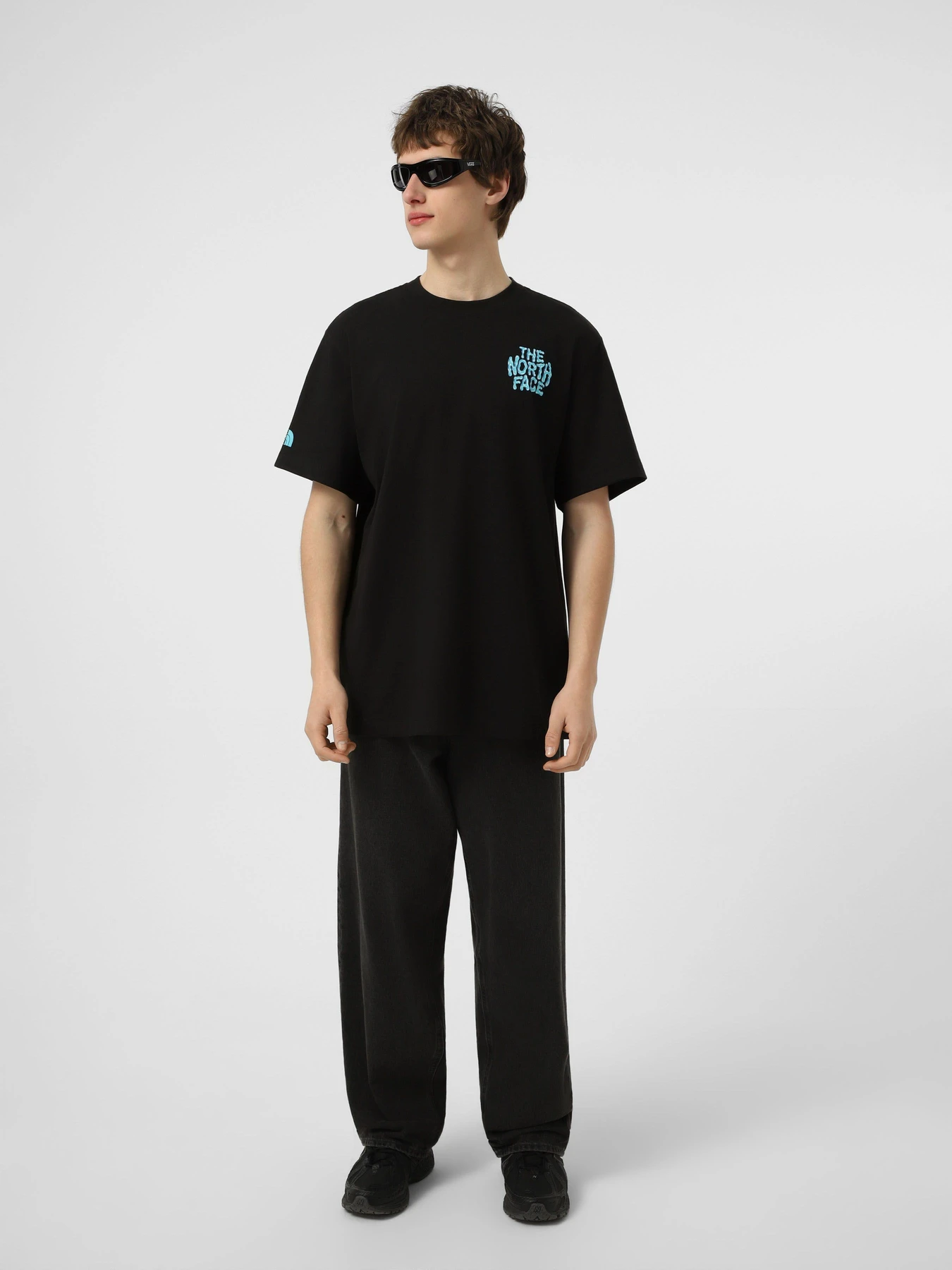 Футболки и поло The North Face M DRIP LOGO RELAXED SHORT SLEE модель NF0A8GABJK31 Футболки и поло The North Face M DRIP LOGO RELAXED SHORT SLEE модель NF0A8GABJK31 Фото