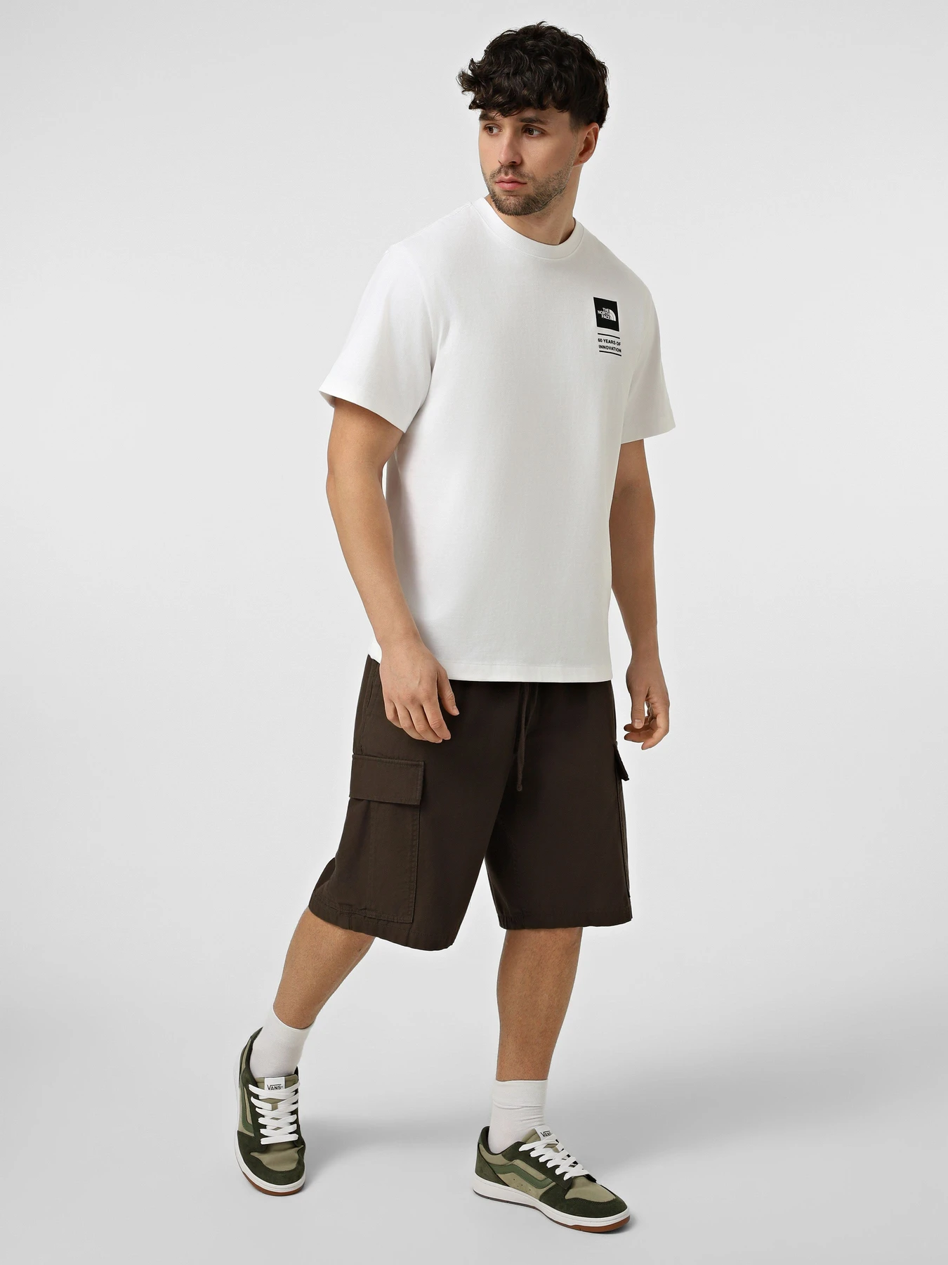 Футболки і поло The North Face M TNF CELEBRATION RELAXED SHOR модель NF0A8GARFN41 Футболки і поло The North Face M TNF CELEBRATION RELAXED SHOR модель NF0A8GARFN41 Фото