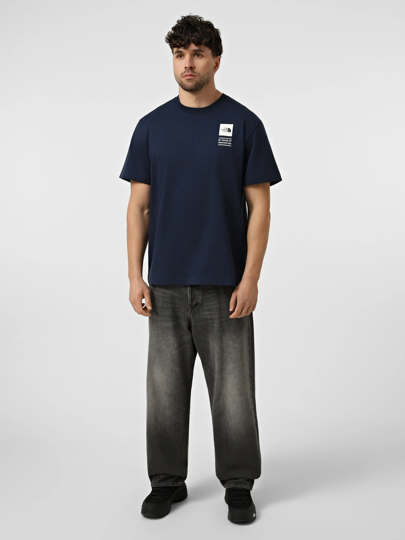 Футболки і поло The North Face M TNF CELEBRATION RELAXED SHOR модель NF0A8GAR8K21 Футболки і поло The North Face M TNF CELEBRATION RELAXED SHOR модель NF0A8GAR8K21 Фото
