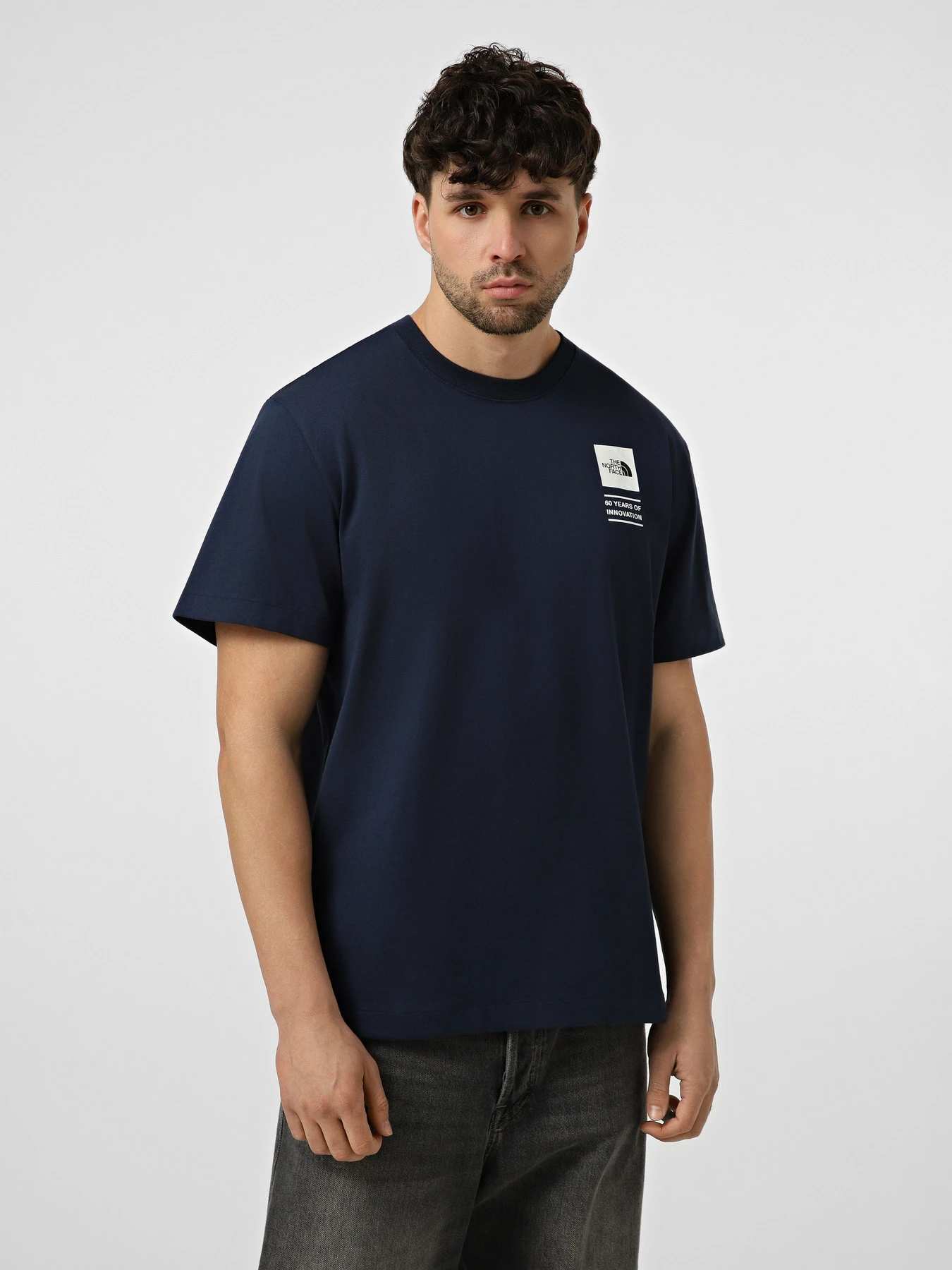Футболки і поло The North Face M TNF CELEBRATION RELAXED SHOR модель NF0A8GAR8K21 Футболки і поло The North Face M TNF CELEBRATION RELAXED SHOR модель NF0A8GAR8K21 Фото