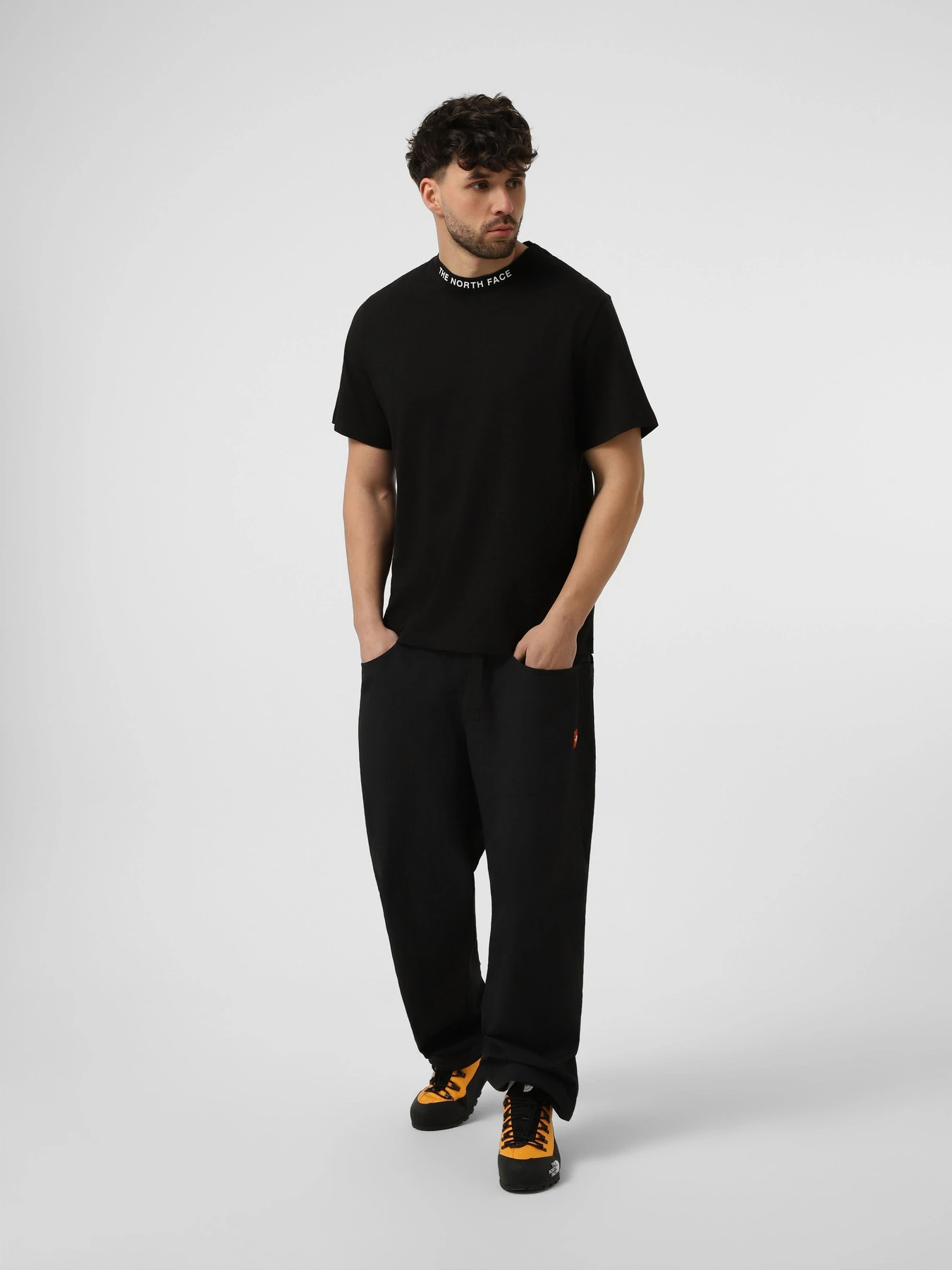Футболки і поло The North Face M ZUMU RELAXED SHORT SLEEVE TE модель NF0A8GUYJK31 Футболки і поло The North Face M ZUMU RELAXED SHORT SLEEVE TE модель NF0A8GUYJK31 Фото
