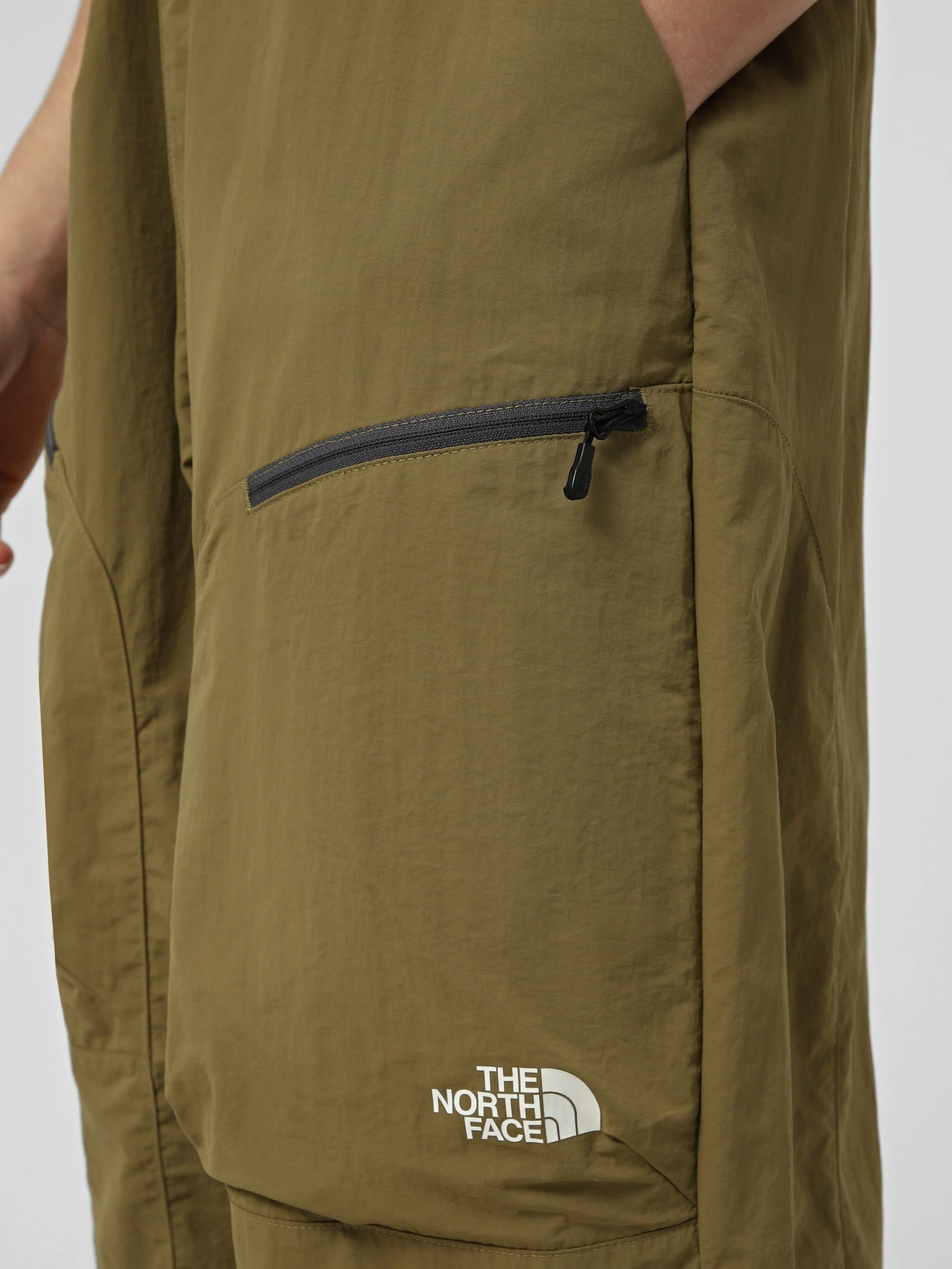 Штани The North Face U NSE BELTED PANT модель NF0A8G952EL1 Штани The North Face U NSE BELTED PANT модель NF0A8G952EL1 Фото