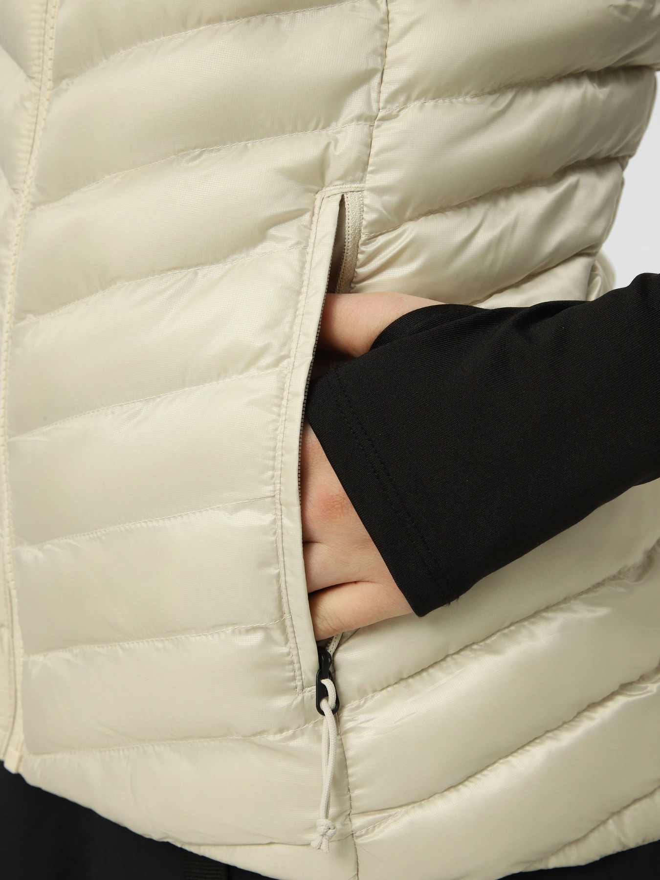 Куртки та дублянки The North Face W HUILA SYNTH VEST модель NF0A8DW5DOM1 Куртки та дублянки The North Face W HUILA SYNTH VEST модель NF0A8DW5DOM1 Фото
