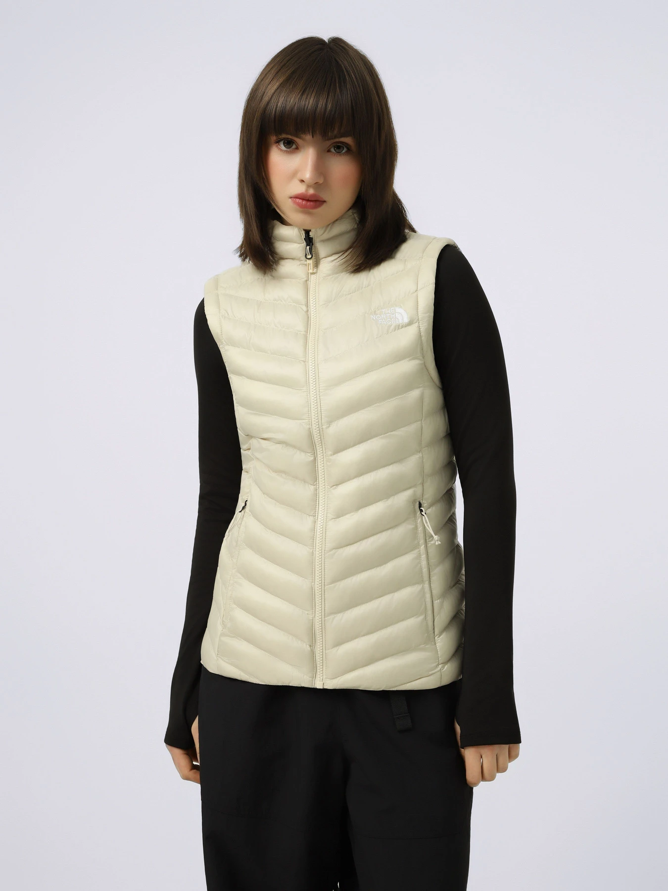Куртки та дублянки The North Face W HUILA SYNTH VEST модель NF0A8DW5DOM1 Куртки та дублянки The North Face W HUILA SYNTH VEST модель NF0A8DW5DOM1 Фото