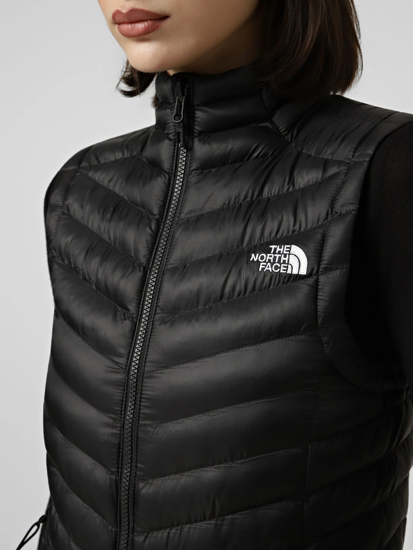 Куртки та дублянки The North Face W HUILA SYNTH VEST модель NF0A8DW5JK31 Куртки та дублянки The North Face W HUILA SYNTH VEST модель NF0A8DW5JK31 Фото