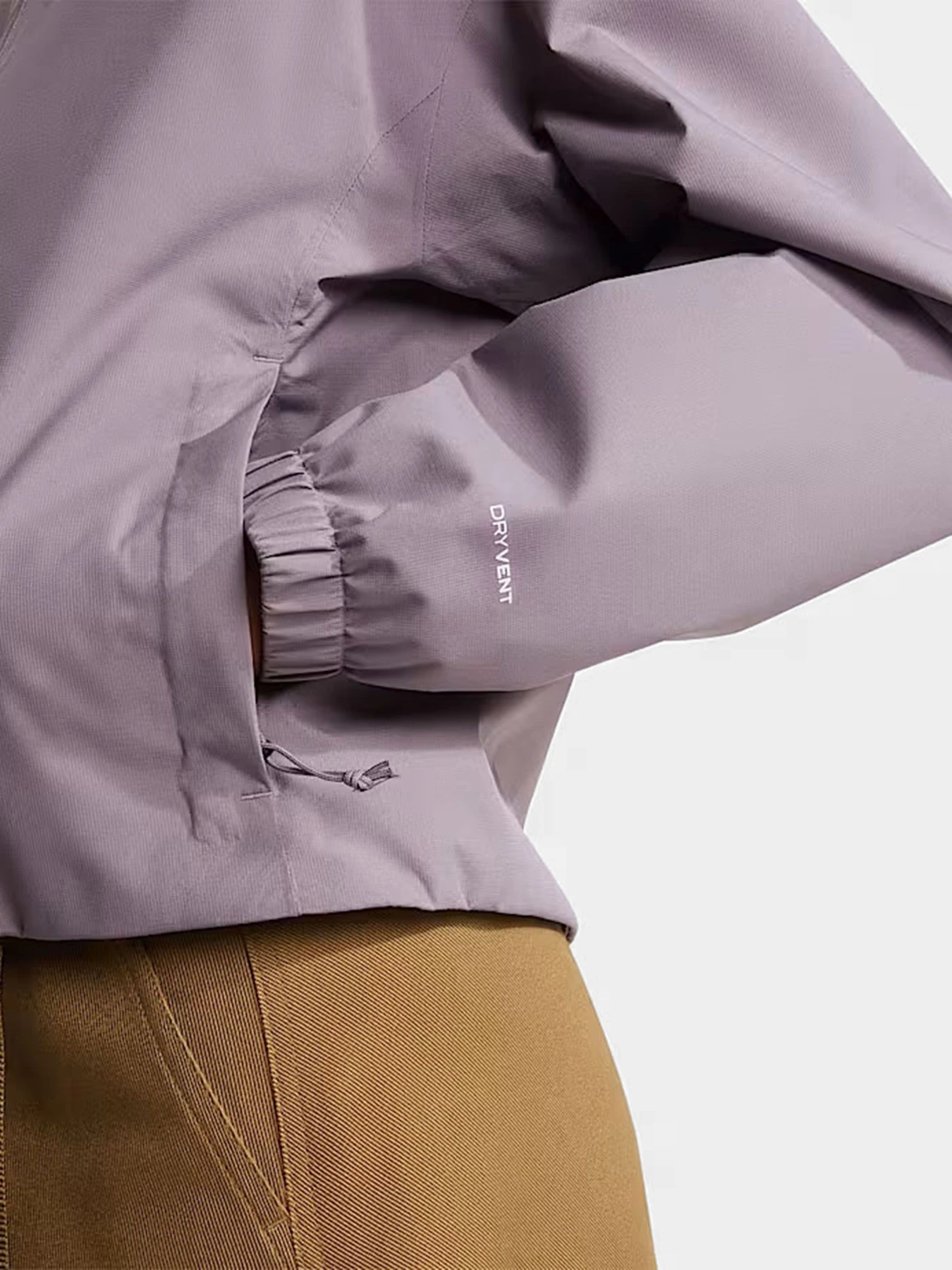 Куртки та дублянки The North Face W QUEST MONO CROPPED JACKET модель NF0A8G13G7O1 Куртки та дублянки The North Face W QUEST MONO CROPPED JACKET модель NF0A8G13G7O1 Фото