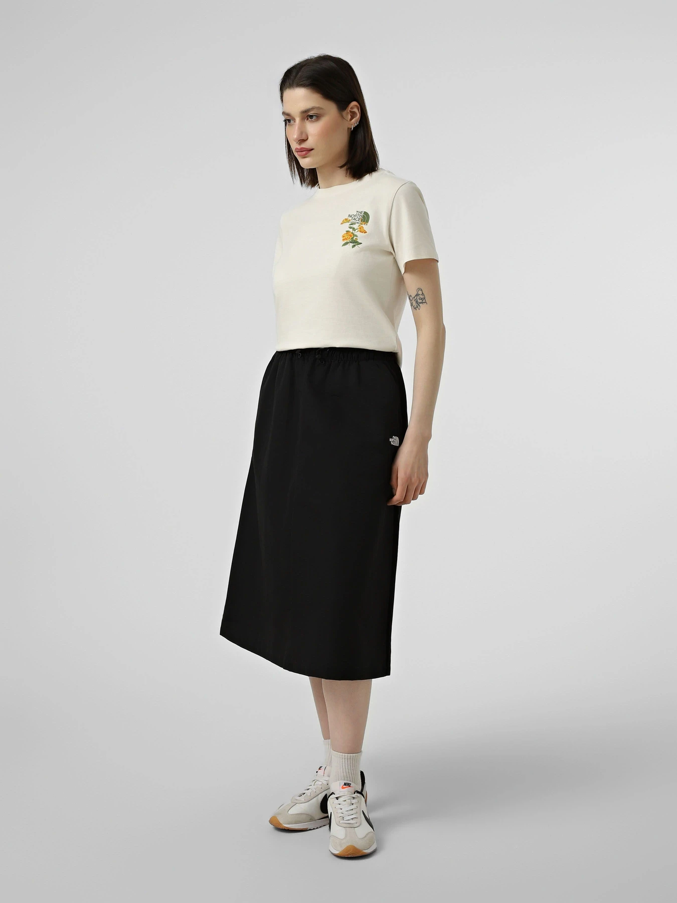 Спідниці The North Face W TNF EASY WIND SKIRT модель NF0A8FC1JK31 Спідниці The North Face W TNF EASY WIND SKIRT модель NF0A8FC1JK31 Фото