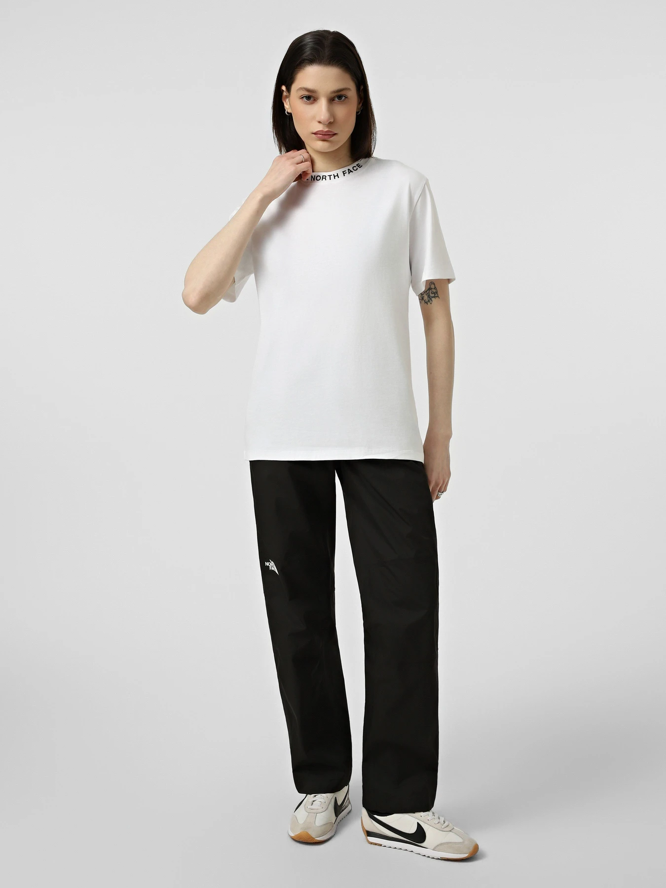 Футболки і поло The North Face W ZUMU RELAXED SHORT SLEEVE TE модель NF0A8GUSFN41 Фото