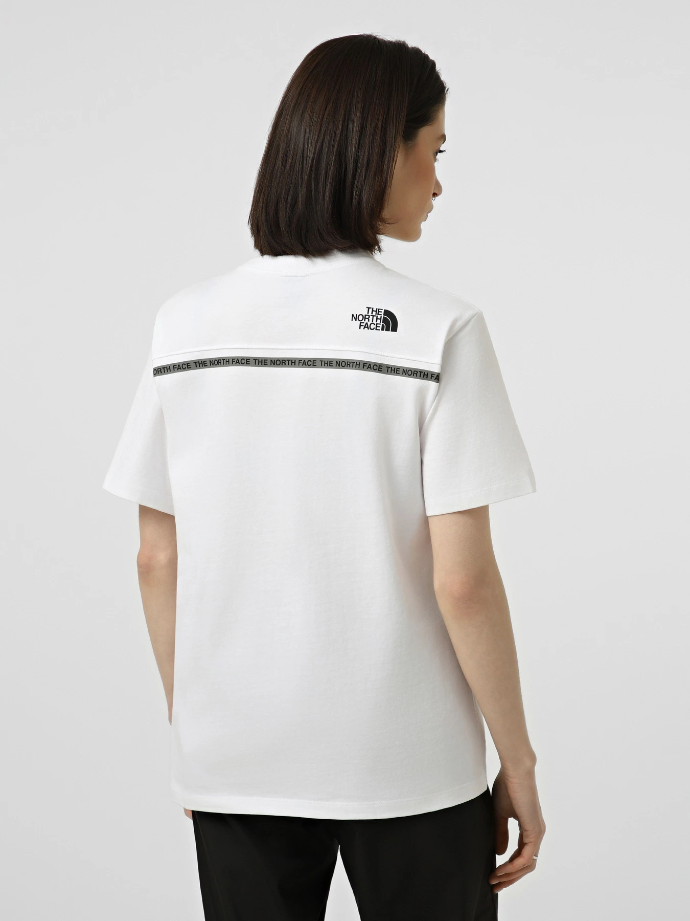 Футболки і поло The North Face W ZUMU RELAXED SHORT SLEEVE TE модель NF0A8GUSFN41 Фото