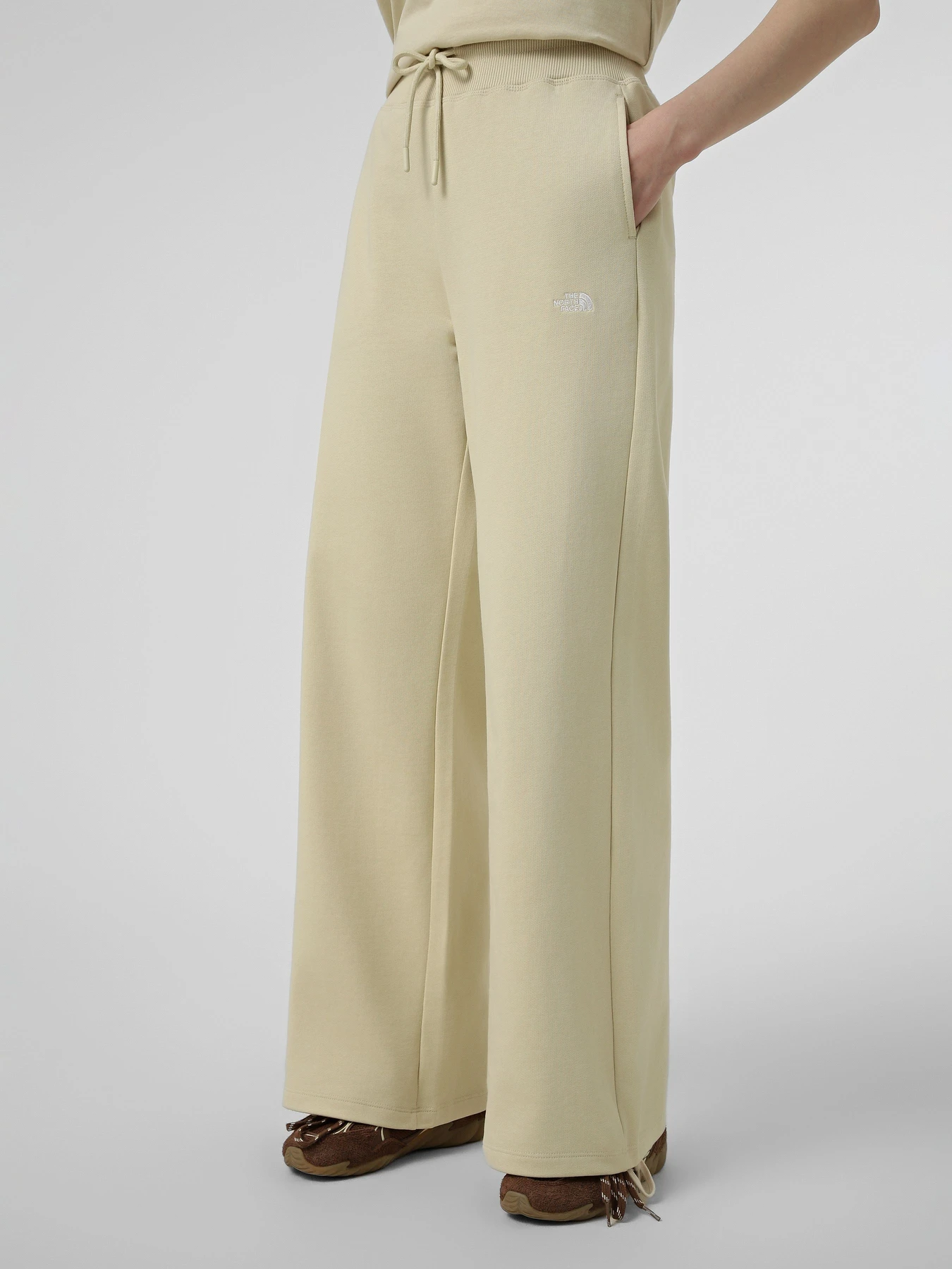 Брюки The North Face W ESSENTIAL LIGHT WIDE LEG PAN модель NF0A8GQZDOM1 Фото